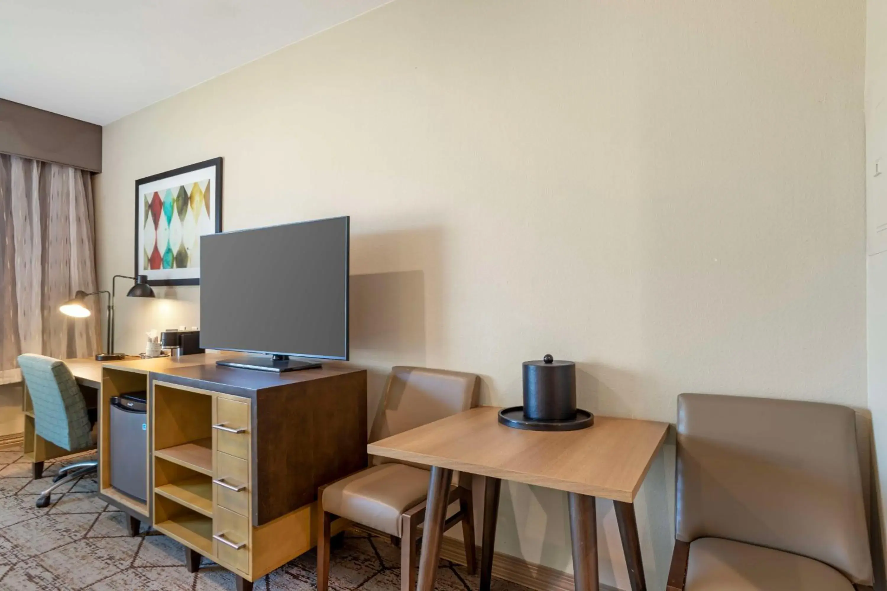 King Suite - Mobility Access in Best Western Executive Residency IH-37 Corpus Christi King Suite - Mobility Access in Best Western Executive Residency IH-37 Corpus Christi