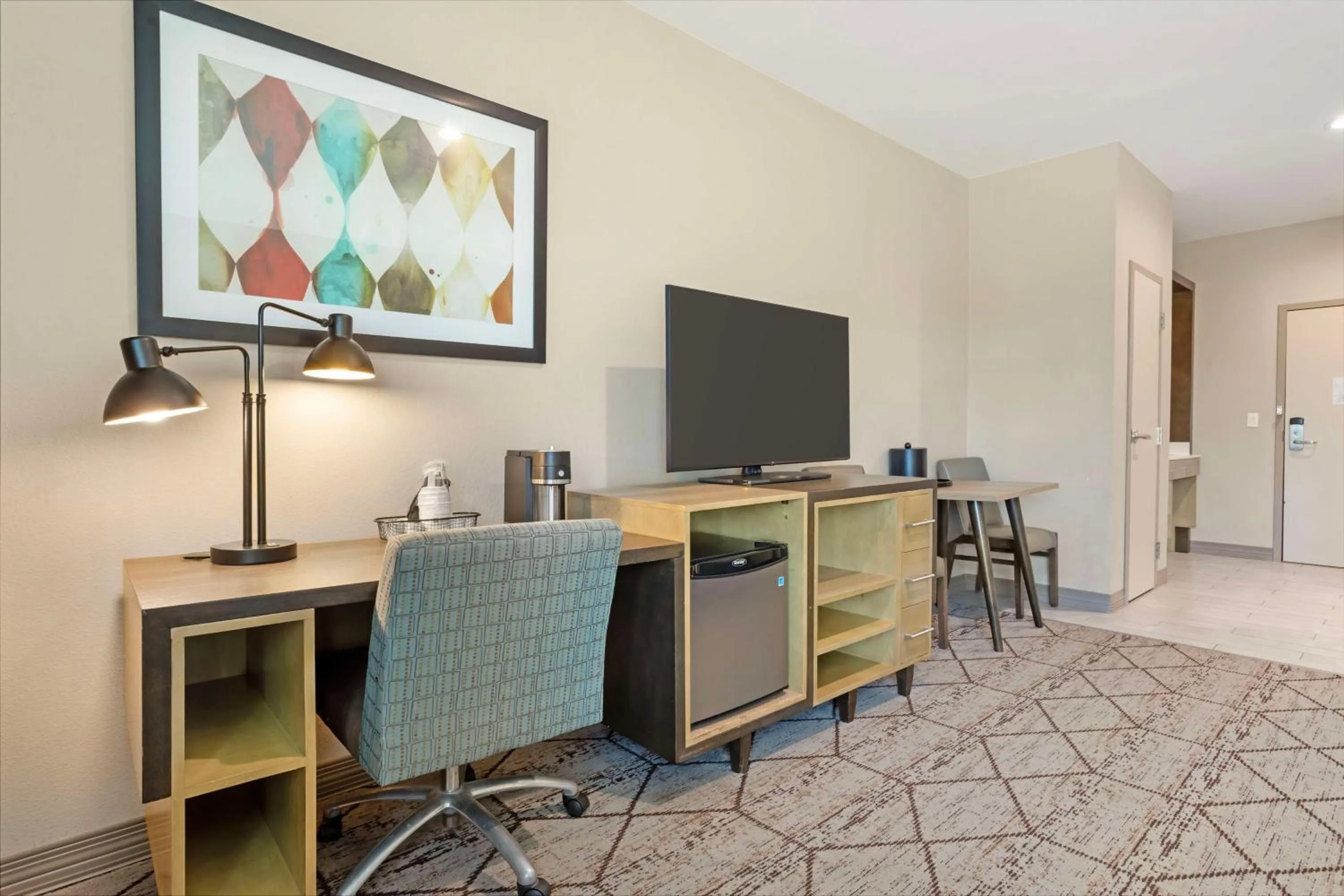 Photo of the whole room in Best Western Executive Residency IH-37 Corpus Christi