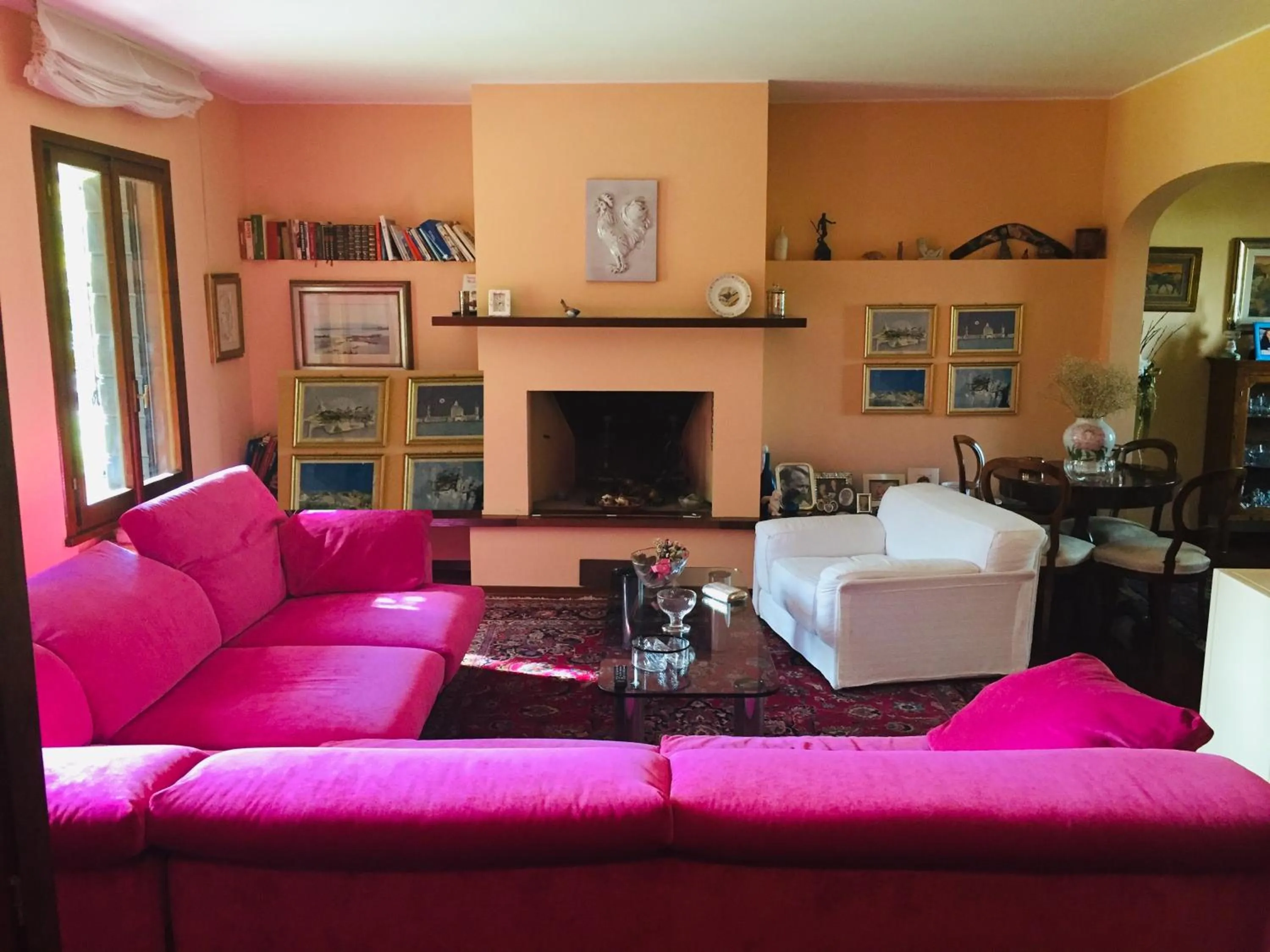 Living room in Opera Deluxe