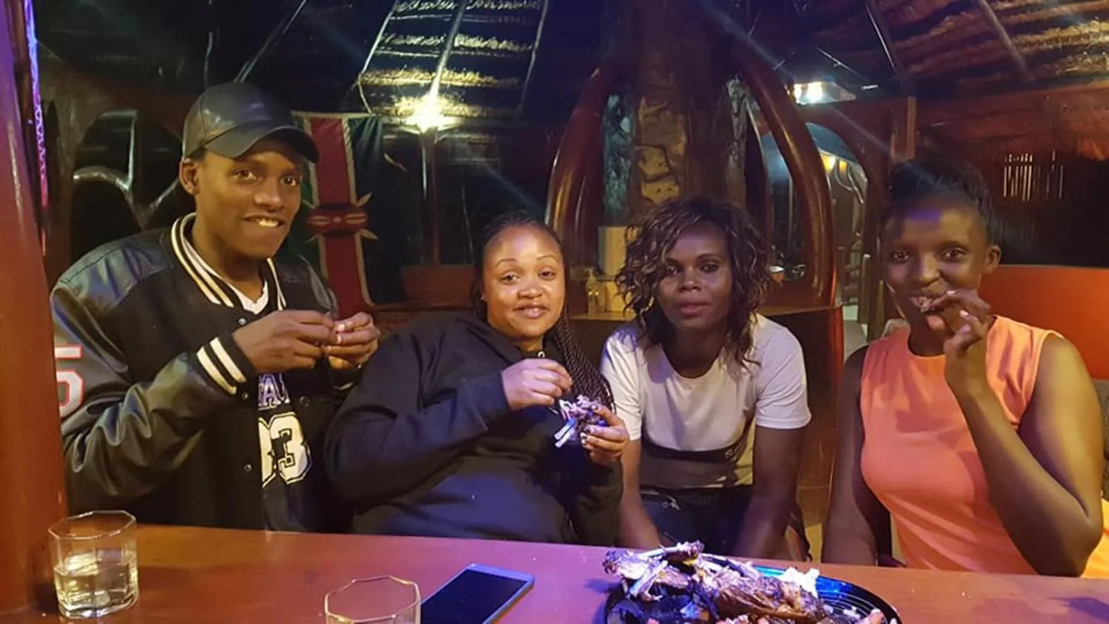 Food and drinks in The Great Circle Lodge