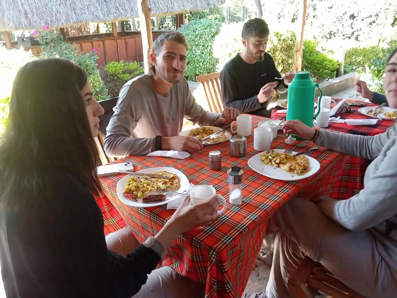 Restaurant/places to eat in The Great Circle Lodge