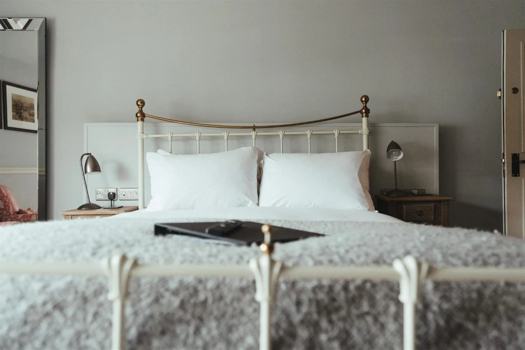 Bedroom, Bed in The Woolpack Hotel