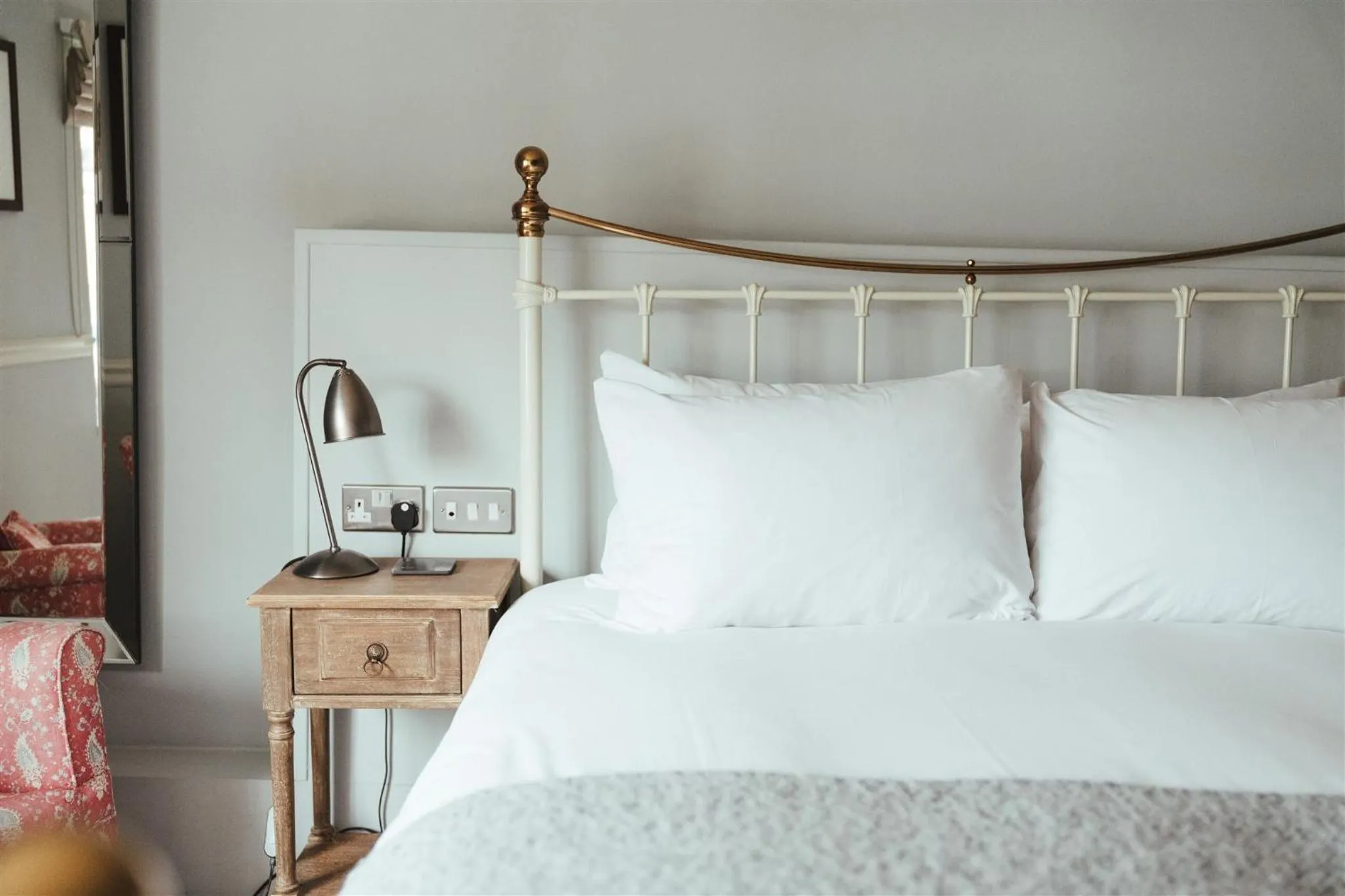 Bedroom, Bed in The Woolpack Hotel