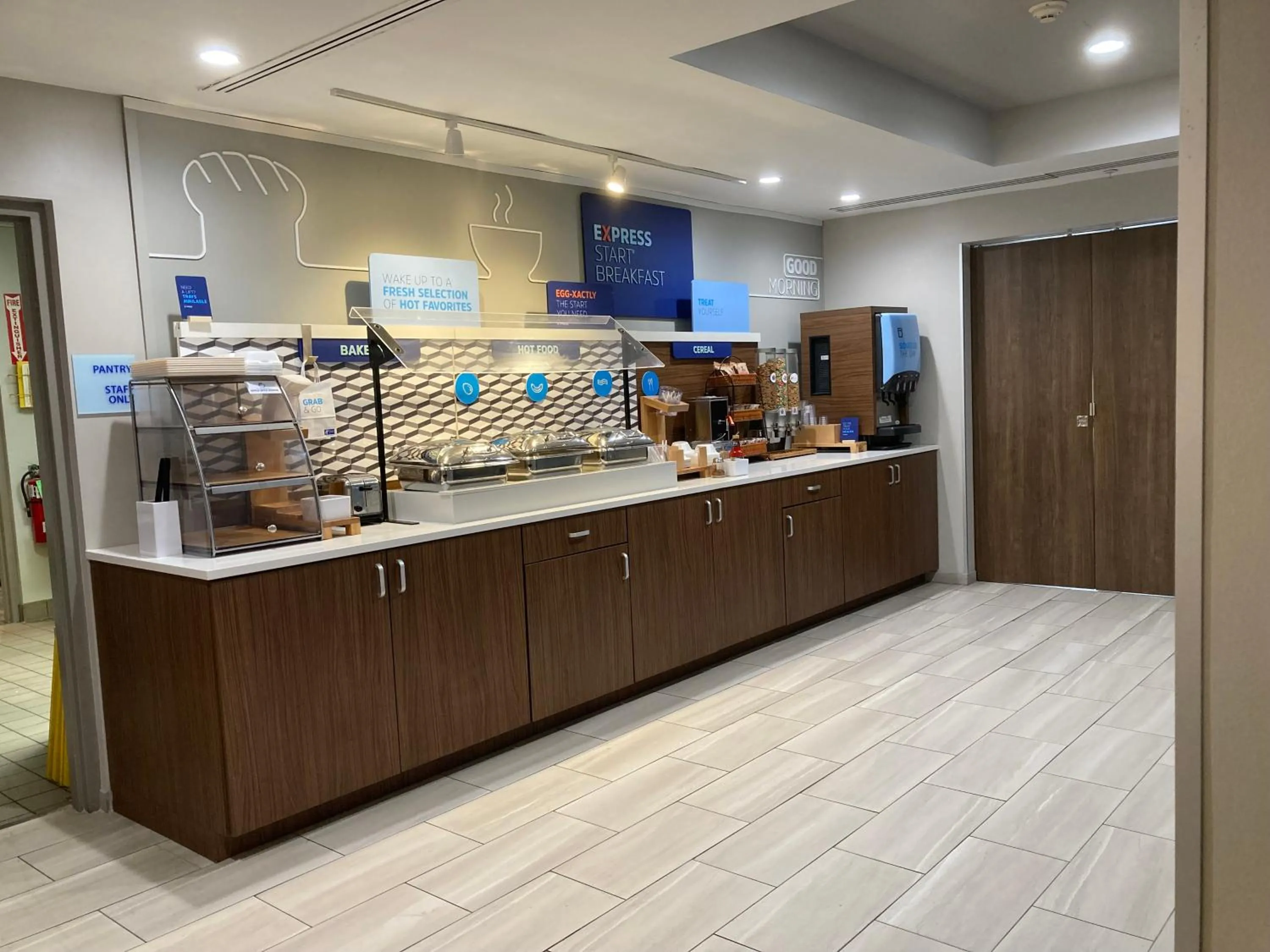 Breakfast in Holiday Inn Express and Suites Winchester by IHG