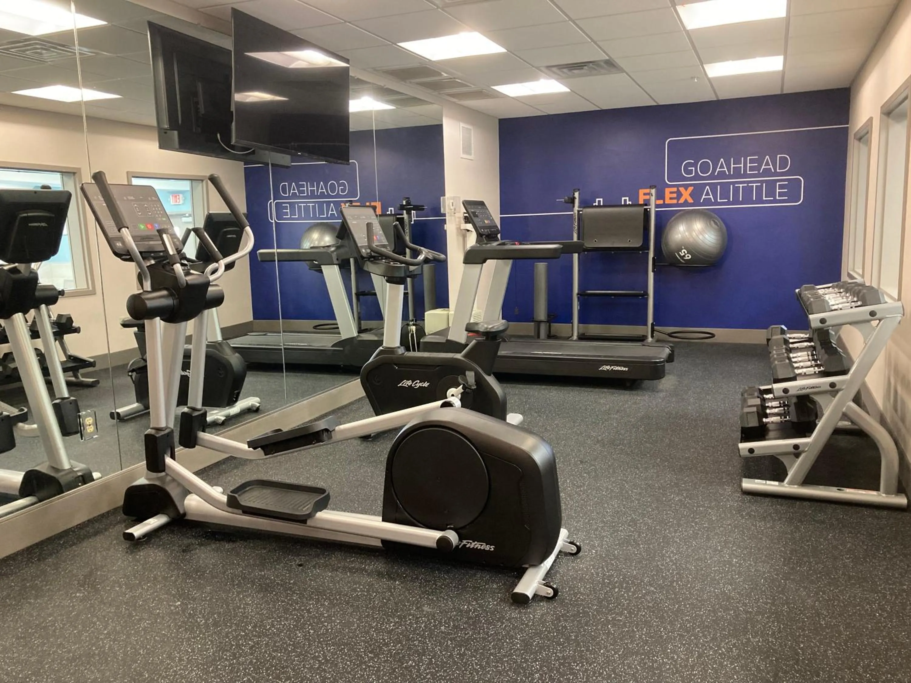 Fitness centre/facilities in Holiday Inn Express and Suites Winchester by IHG