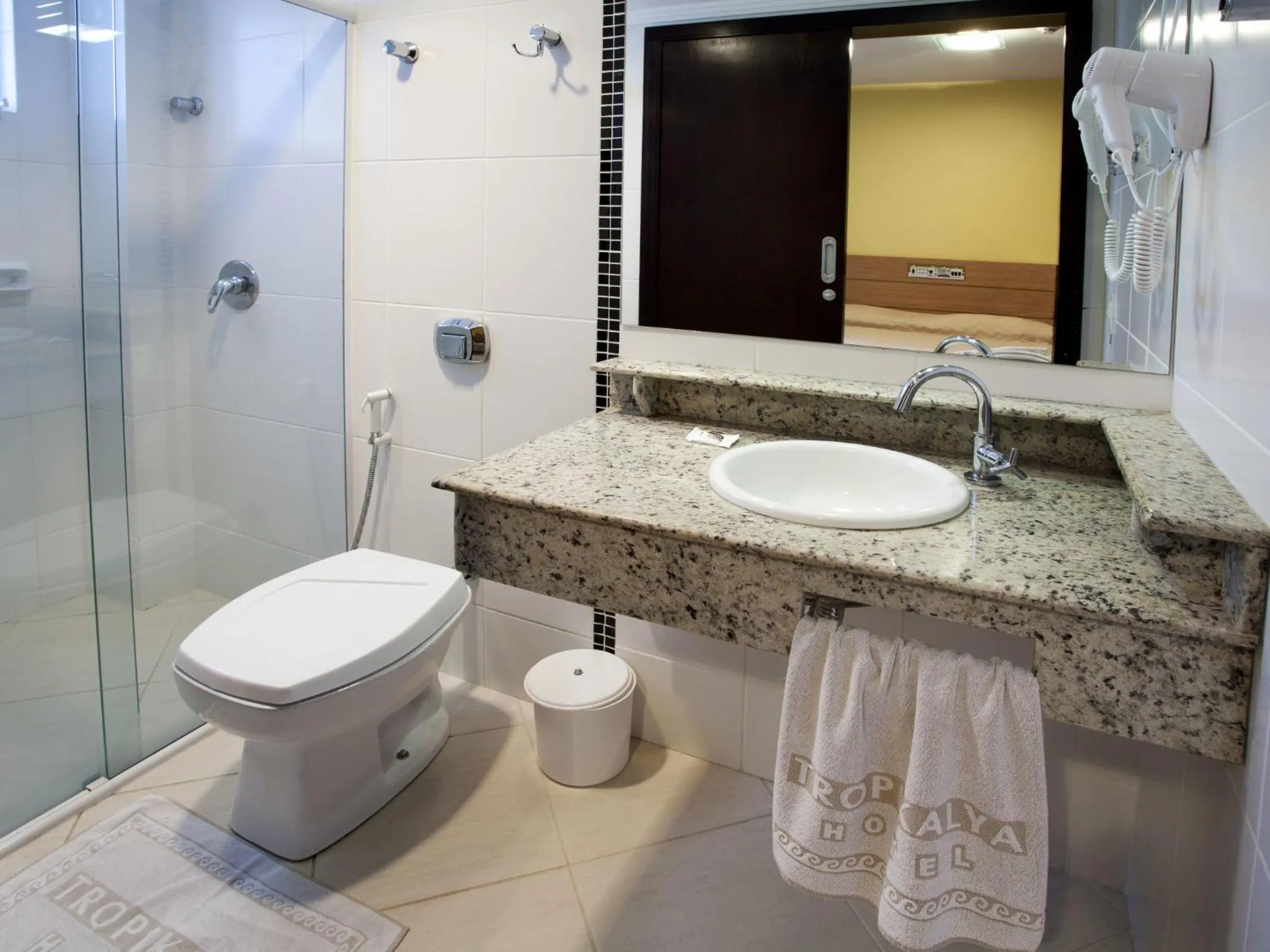 Shower in Tropikalya Gold Hotel