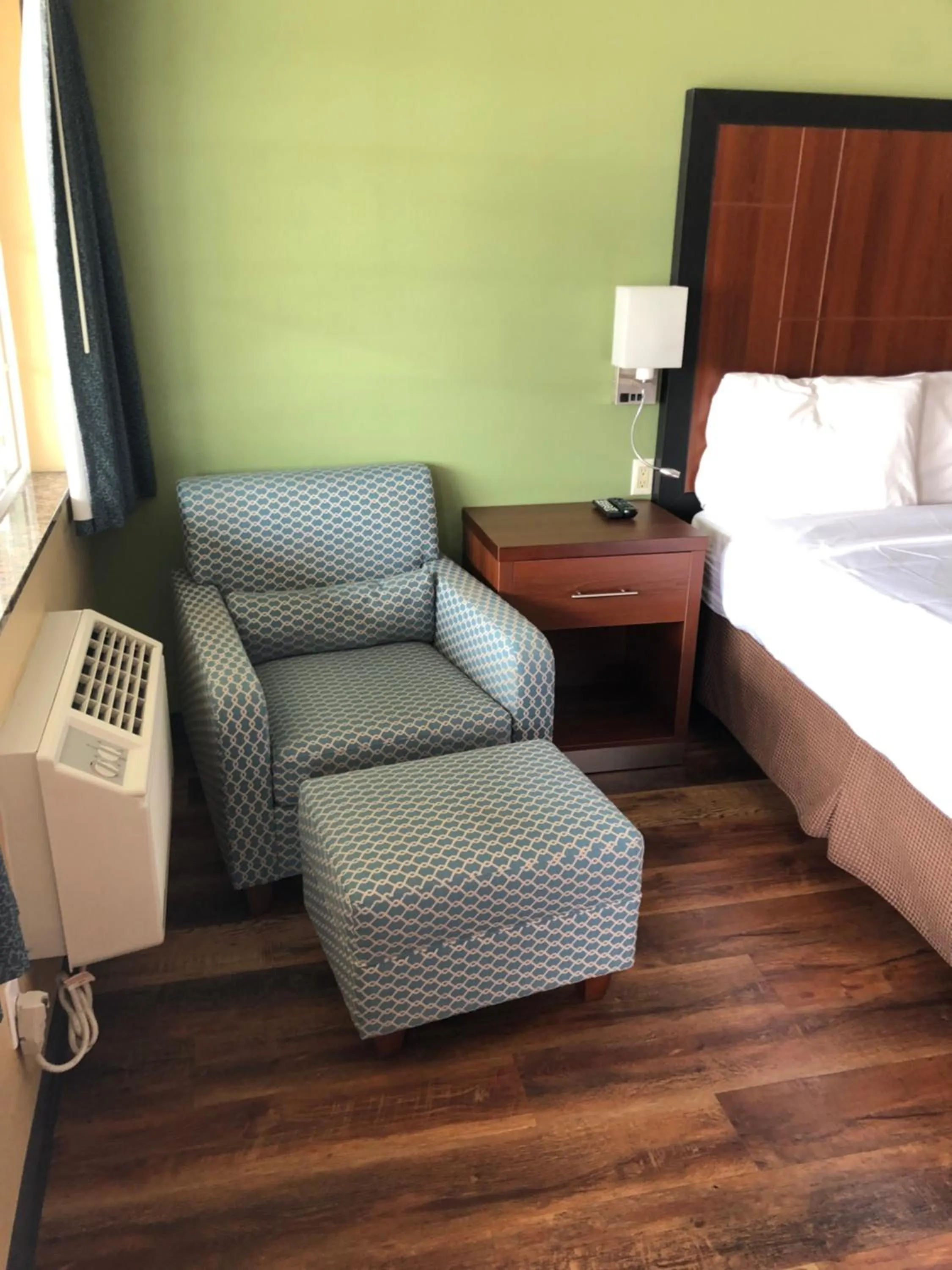 Bed in Knights Inn Motel