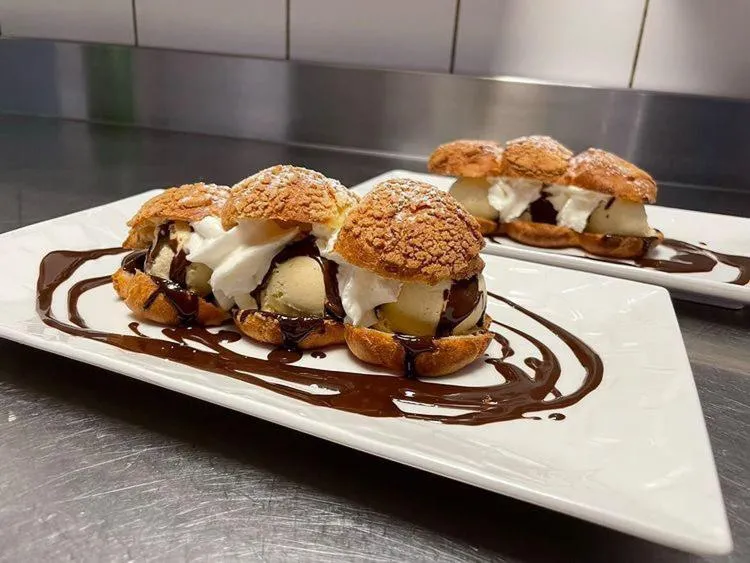 Restaurant/places to eat in L'auberge fleurie