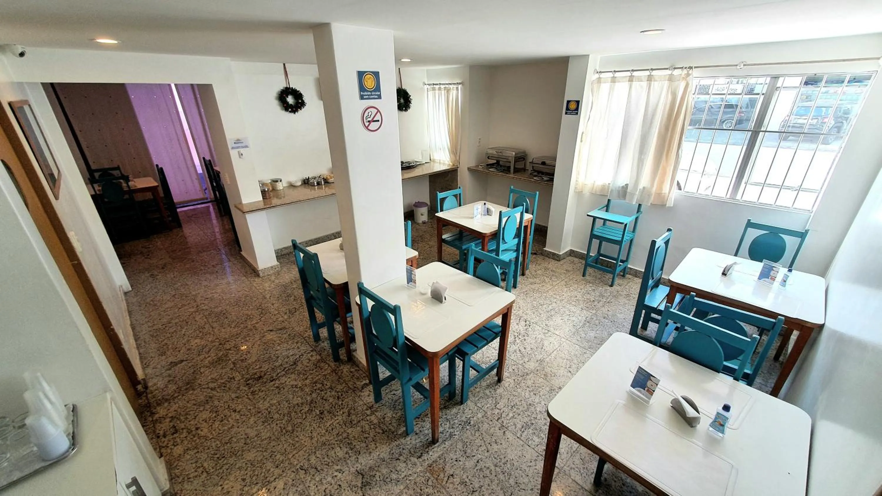 Restaurant/places to eat in Bluemar Hotel