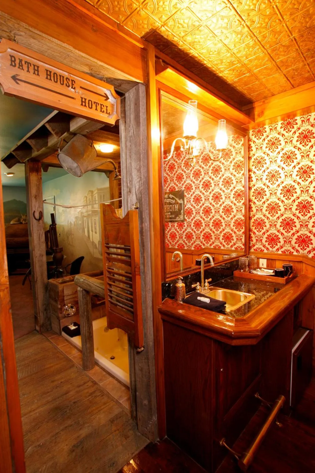 Black Swan Inn Luxurious Theme Rooms