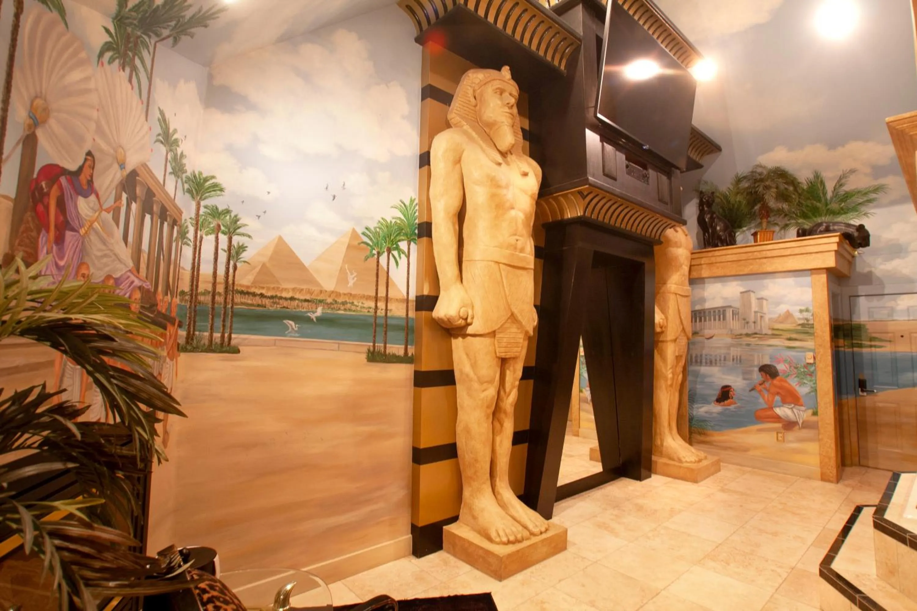 Black Swan Inn Luxurious Theme Rooms