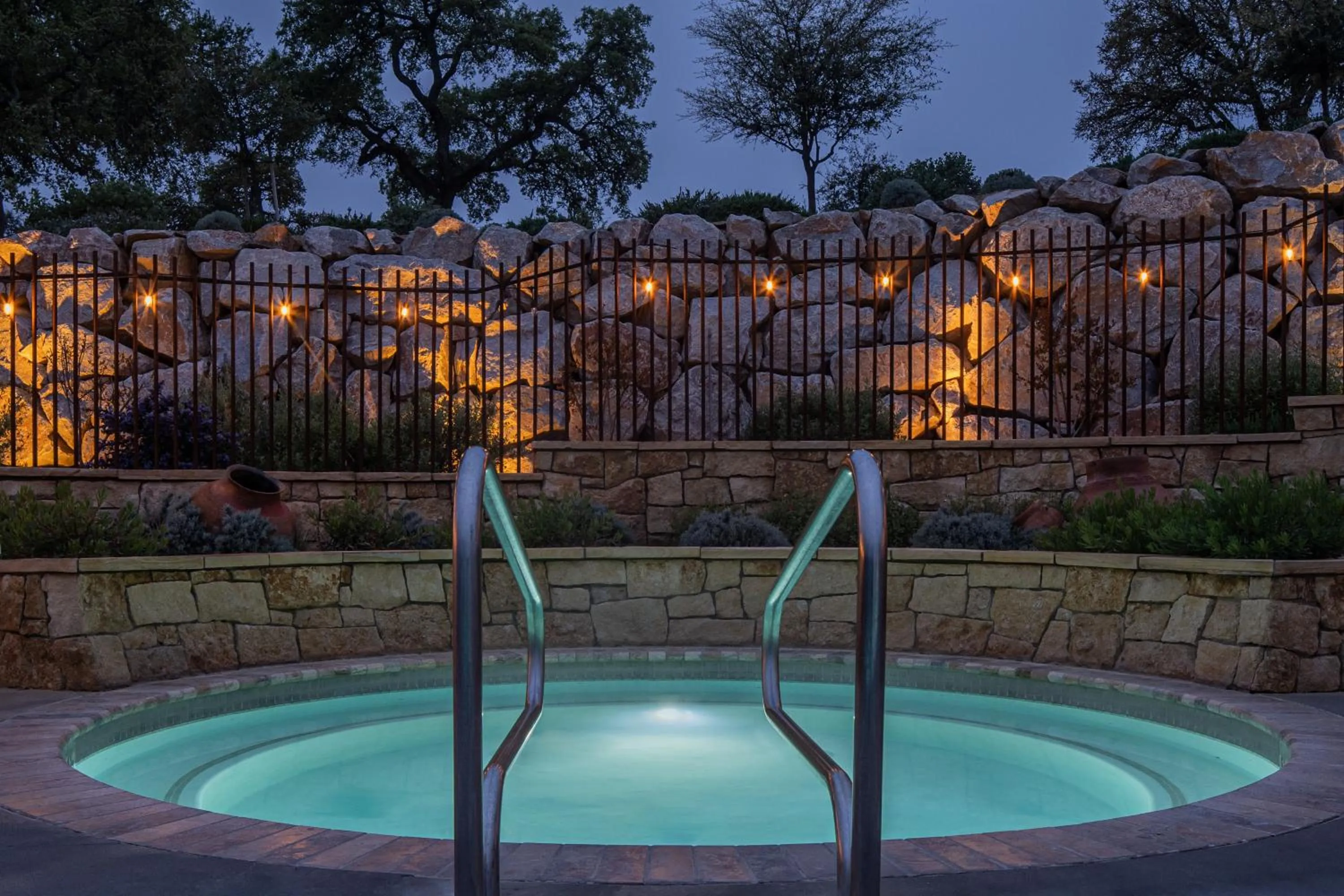 Hot Tub in Sun Outdoors Paso Robles