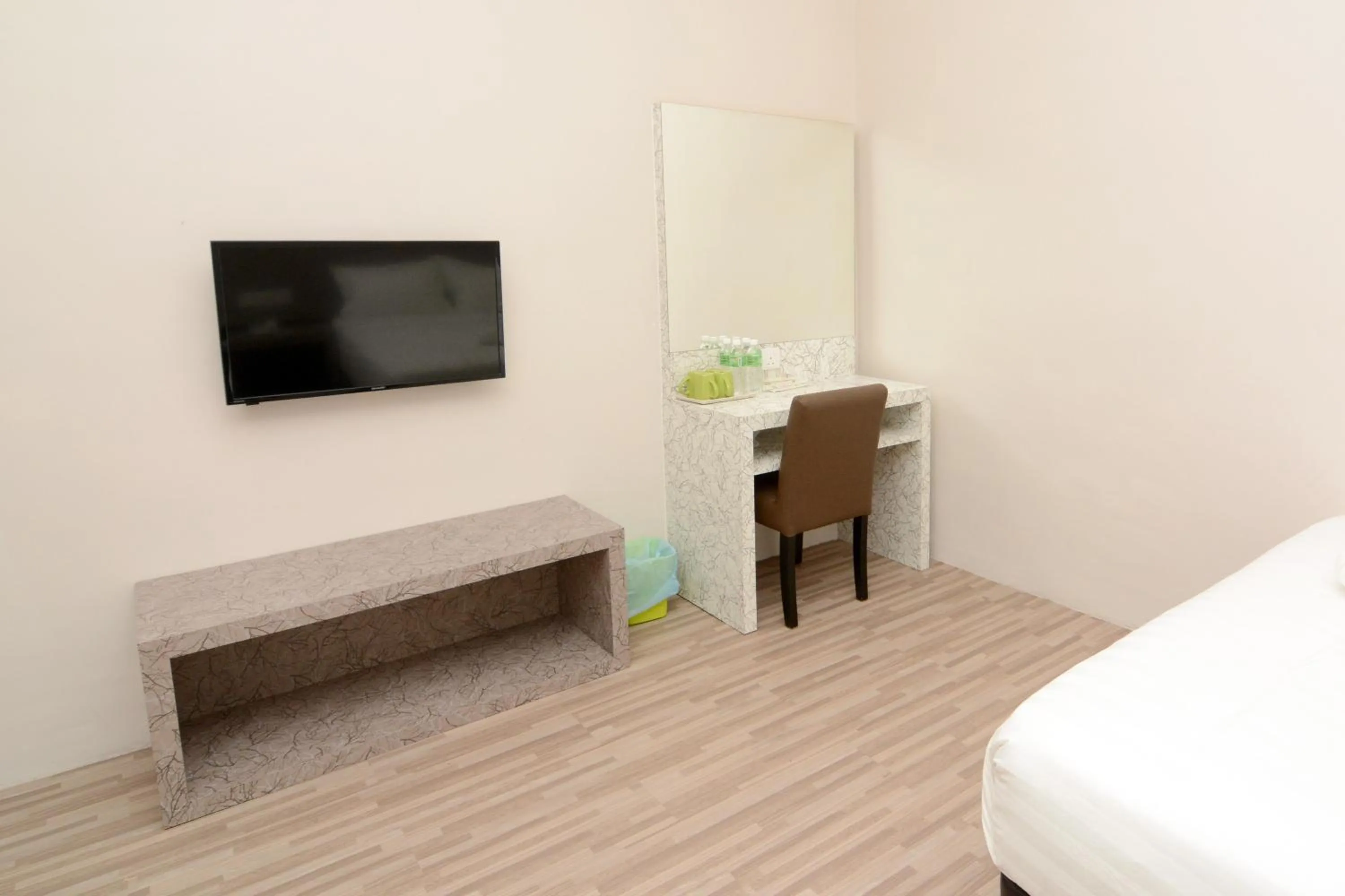 TV and multimedia, Bed in Eco Garden Hotel