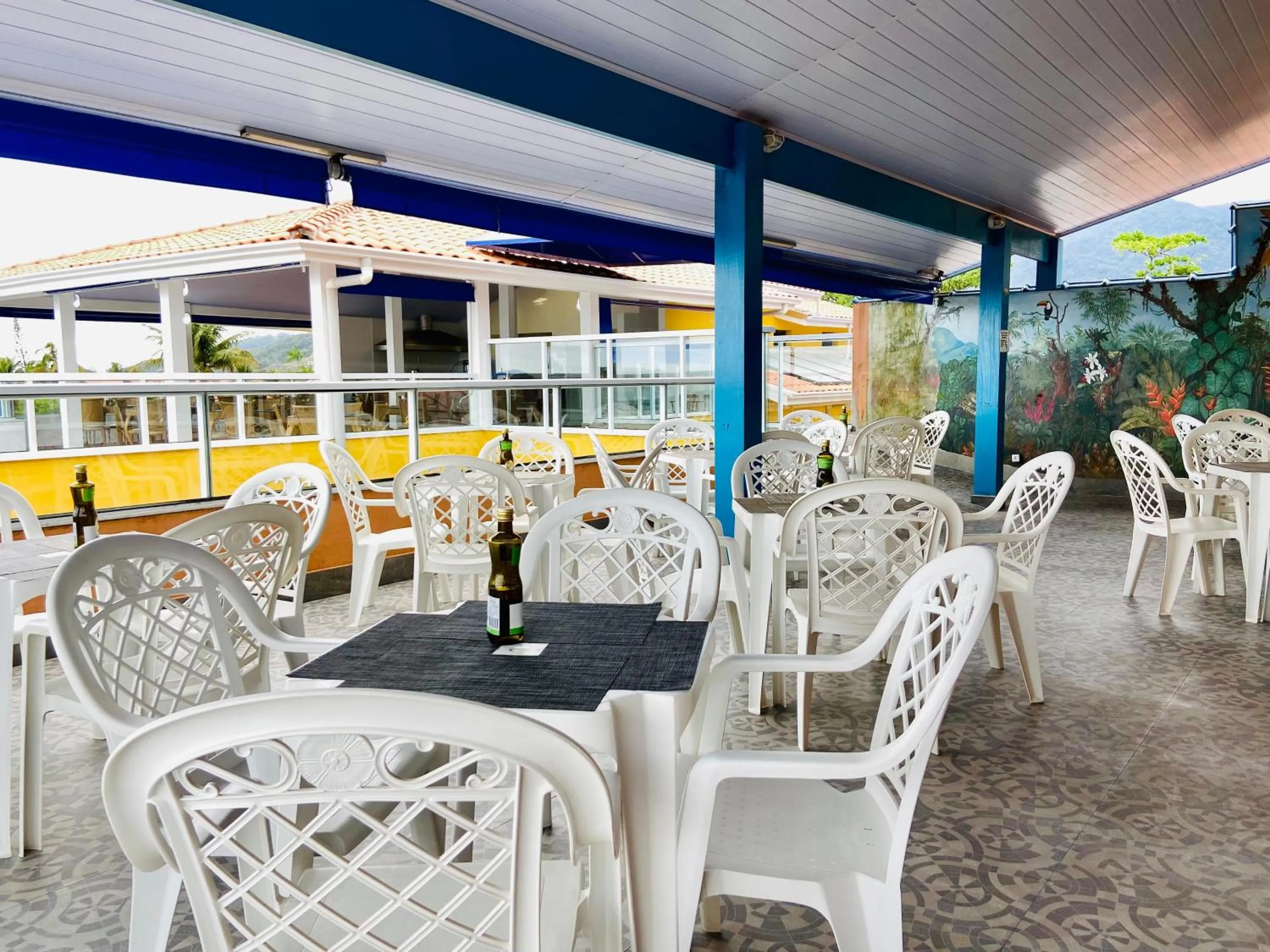 Restaurant/places to eat in Kaliman Pousada