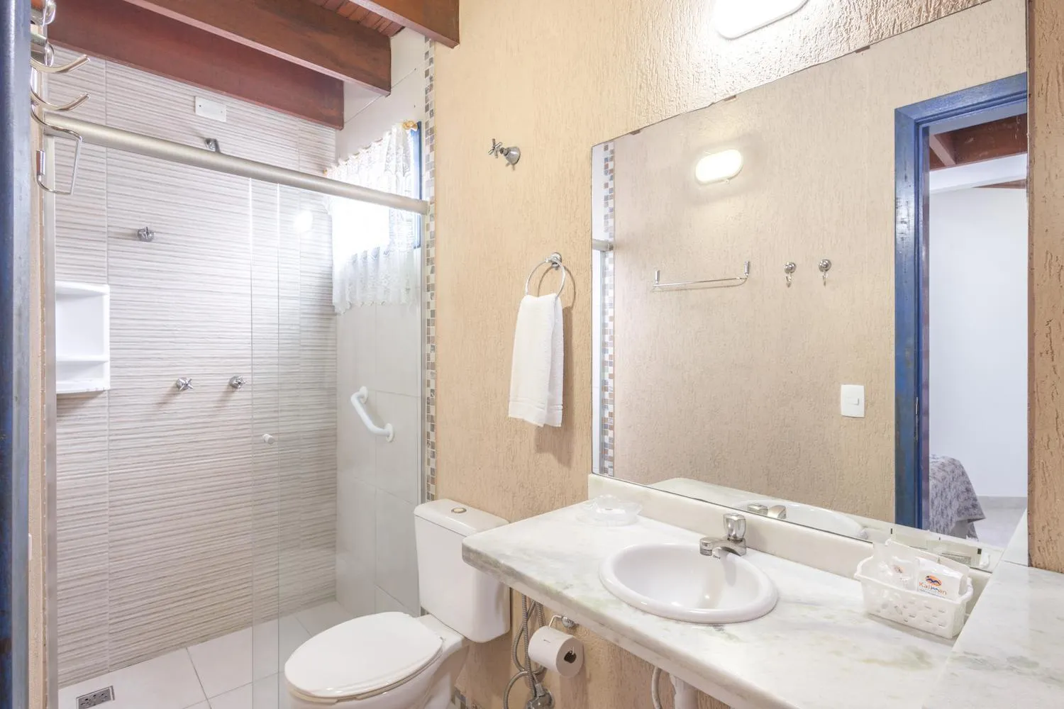 Shower in Kaliman Pousada