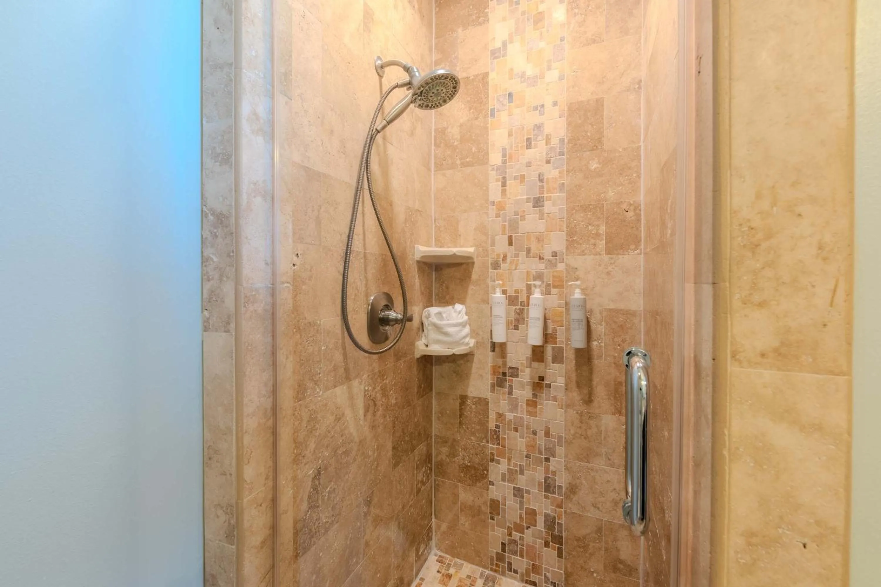 Beachfront 3 Bedroom Condo