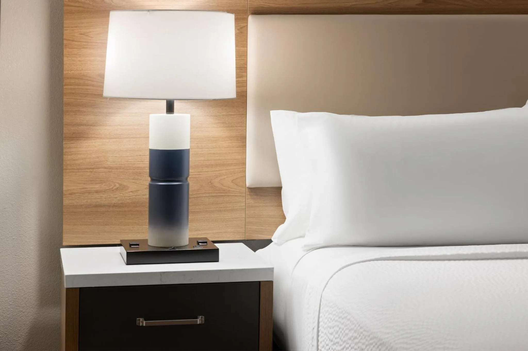 Photo of the whole room, Bed in Candlewood Suites Richmond - South by IHG