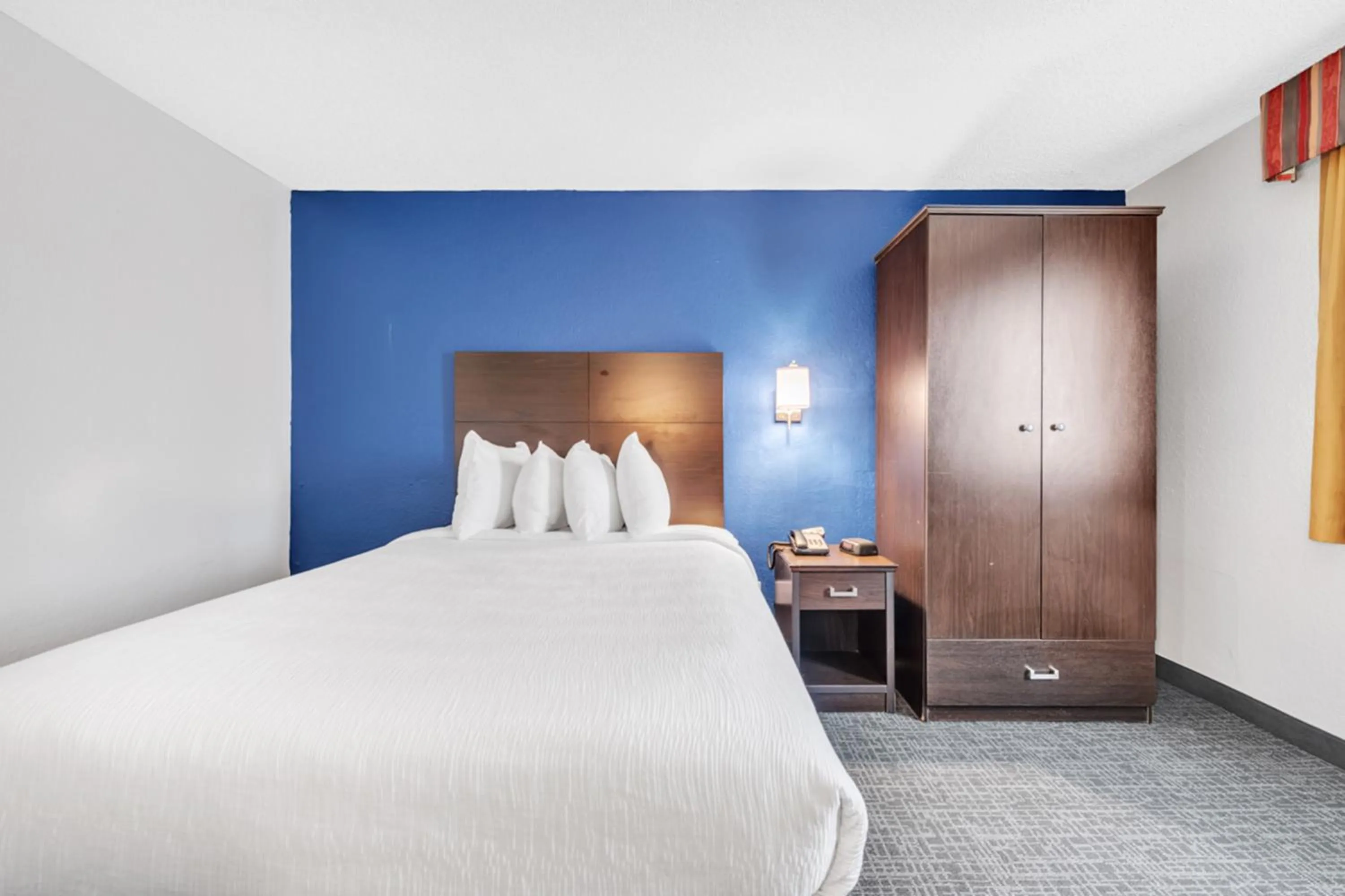 Bedroom, Bed in City Centre Inn at Newport News