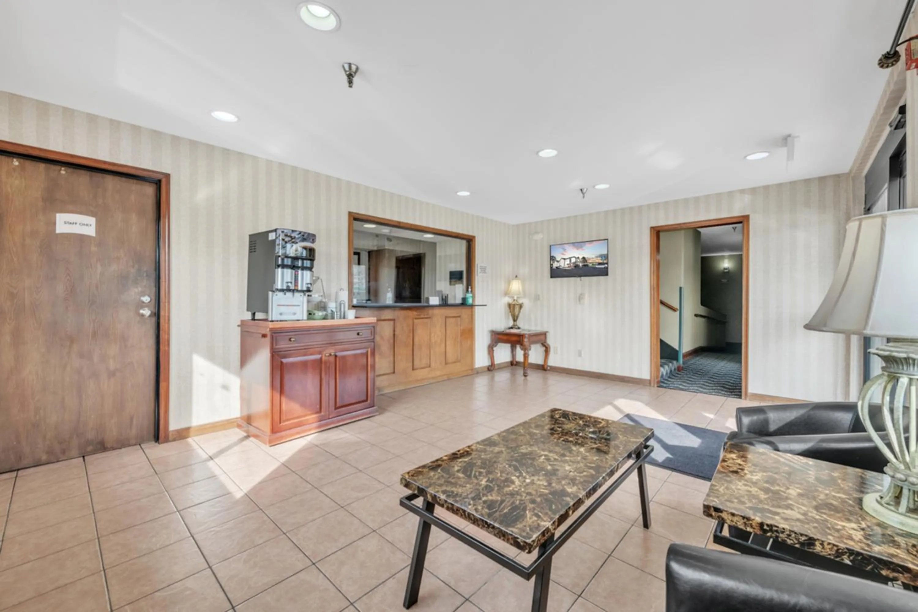 Lobby or reception in City Centre Inn at Newport News