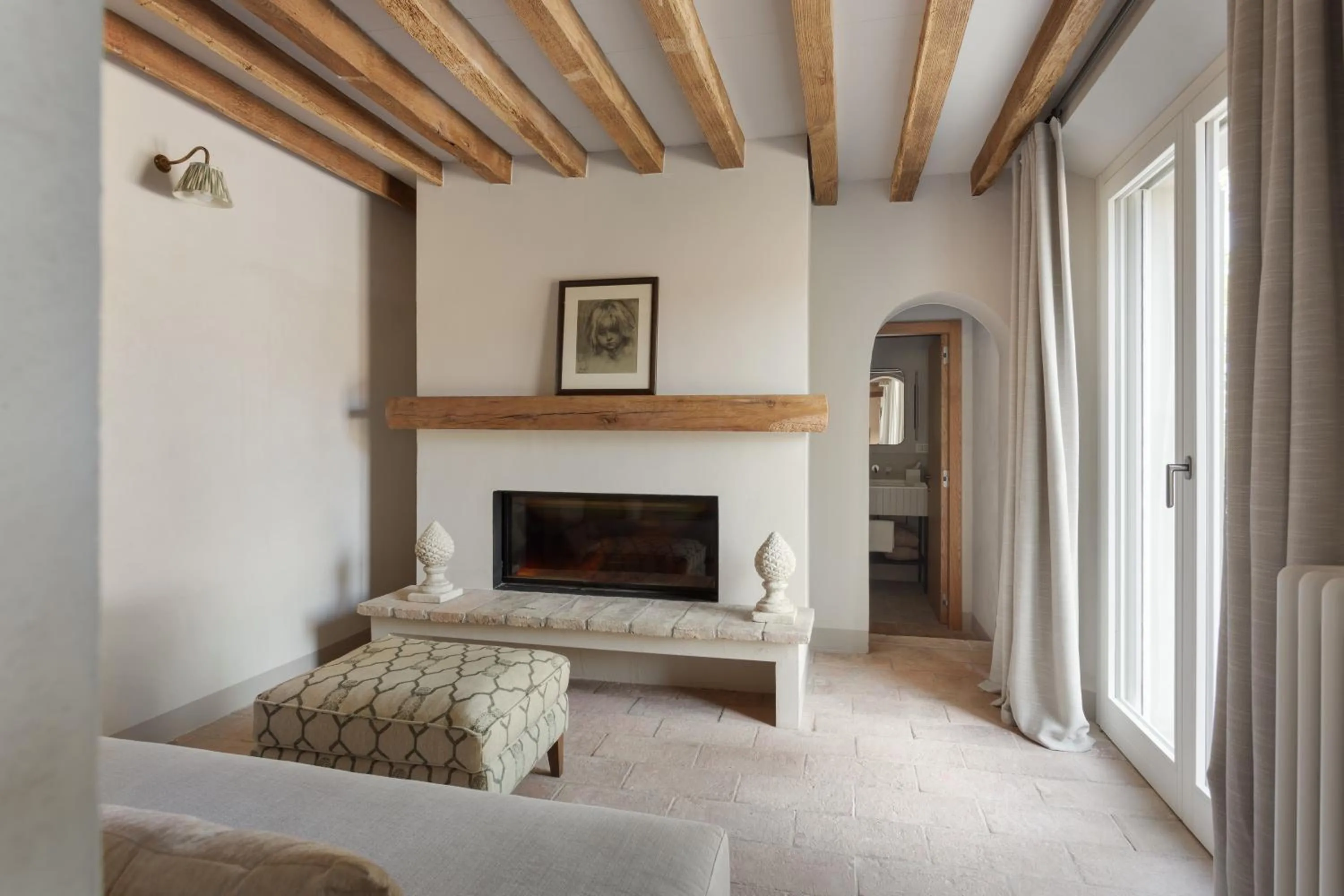 Living room, Bed in Relais Roncolo 1888 - Small Luxury Hotels of the World