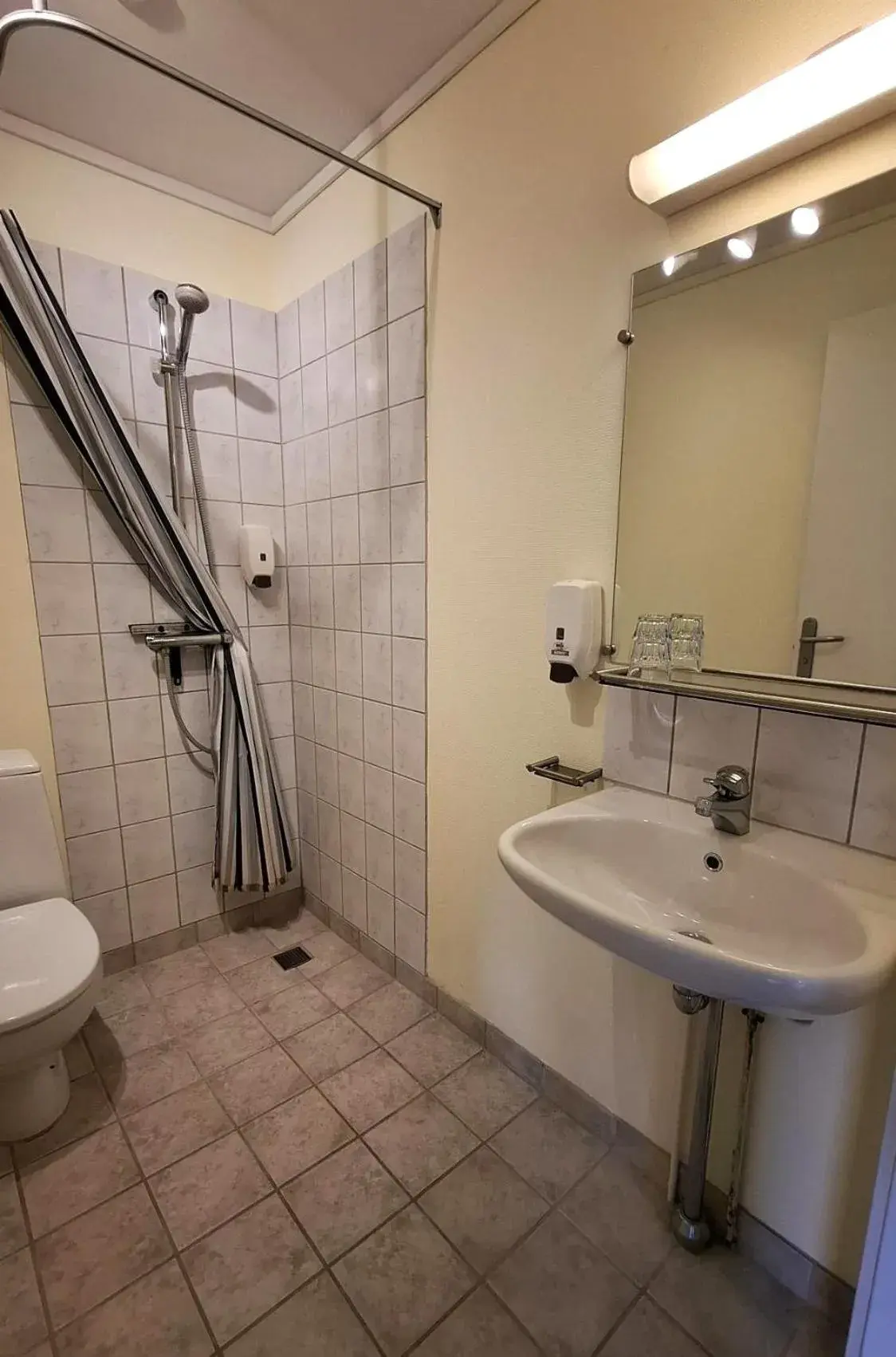 Single Room - single occupancy in Hotel Runavík Single Room - single occupancy in Hotel Runavík