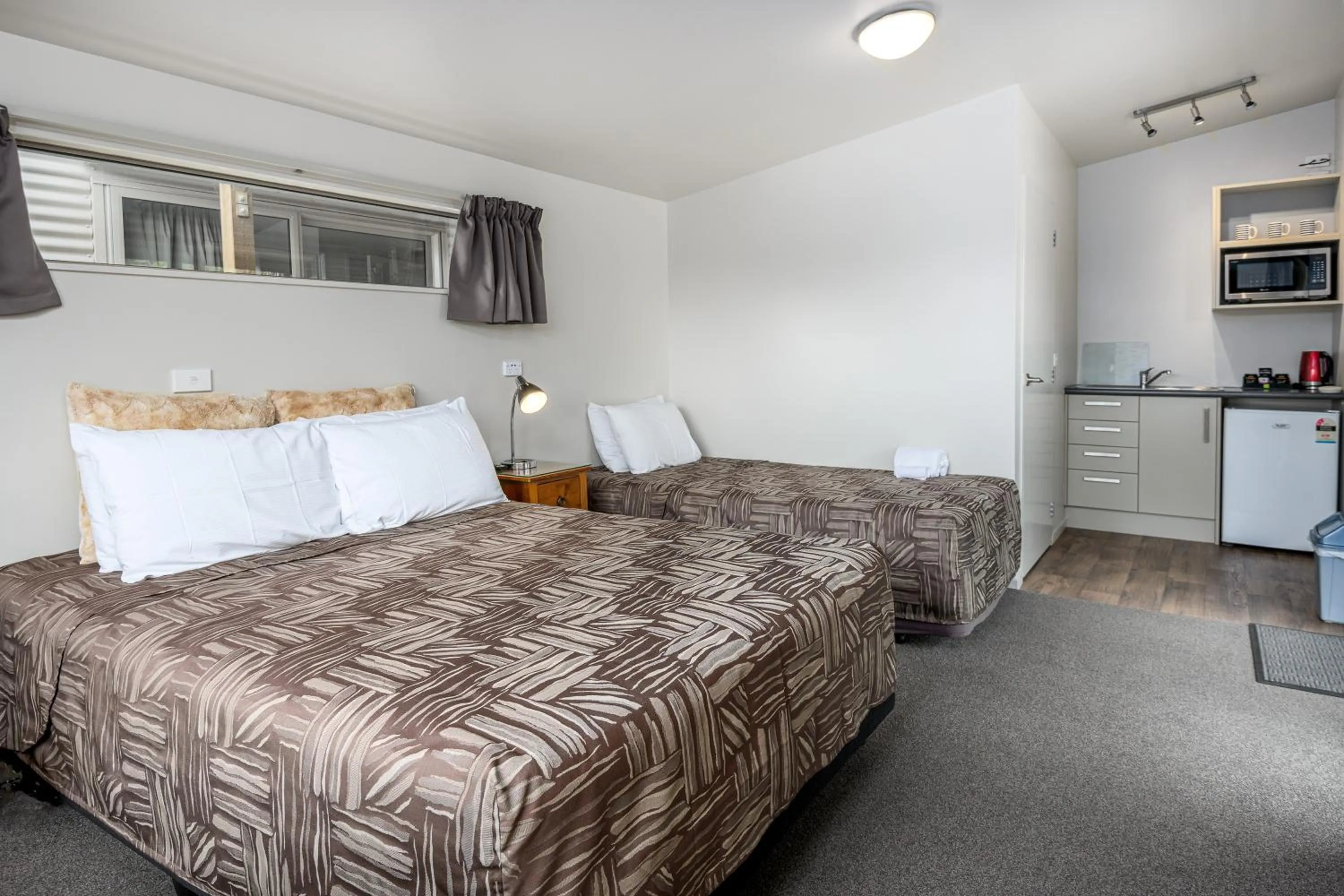 Bedroom, Bed in 10 Cottages