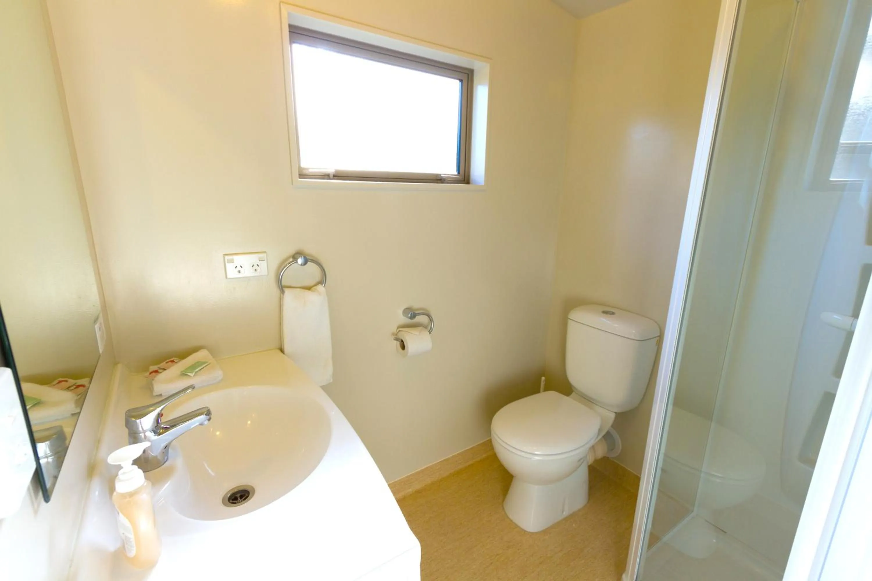 Shower in 10 Cottages