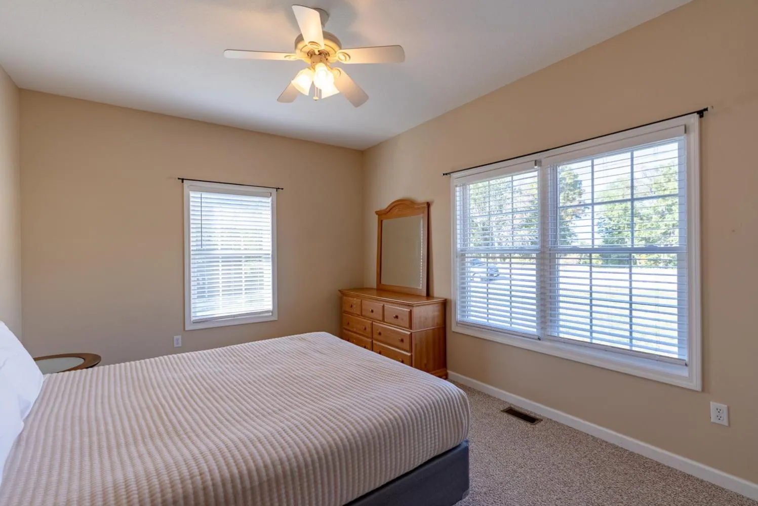 Bed in Private Pool Vacation Home
