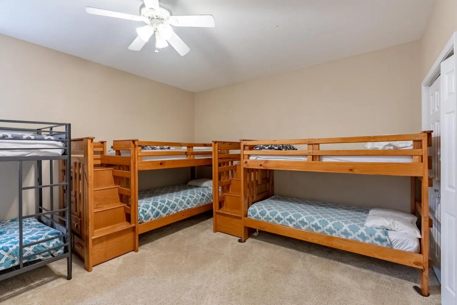 Bed in Private Pool Vacation Home