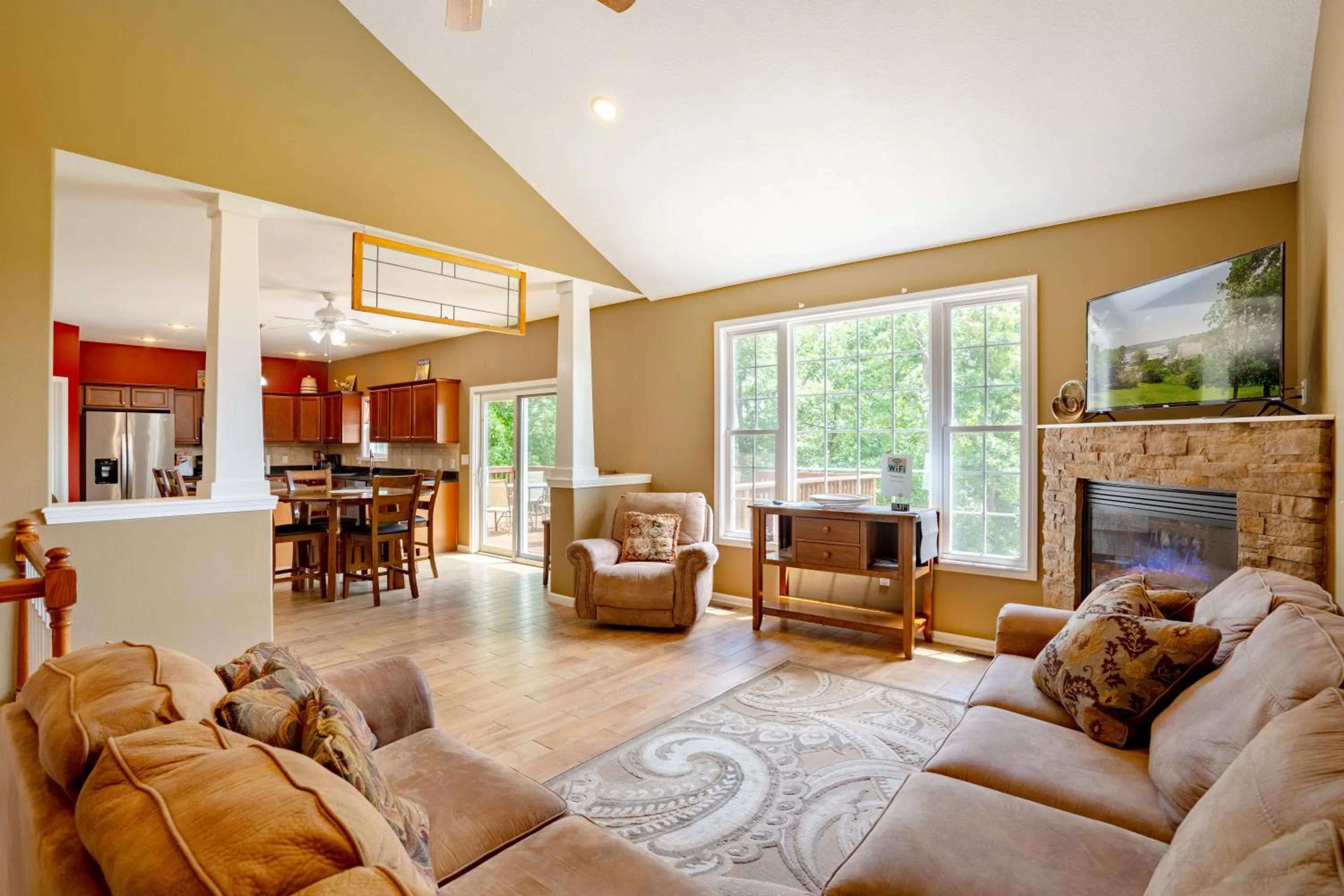 Living room in Private Pool Vacation Home