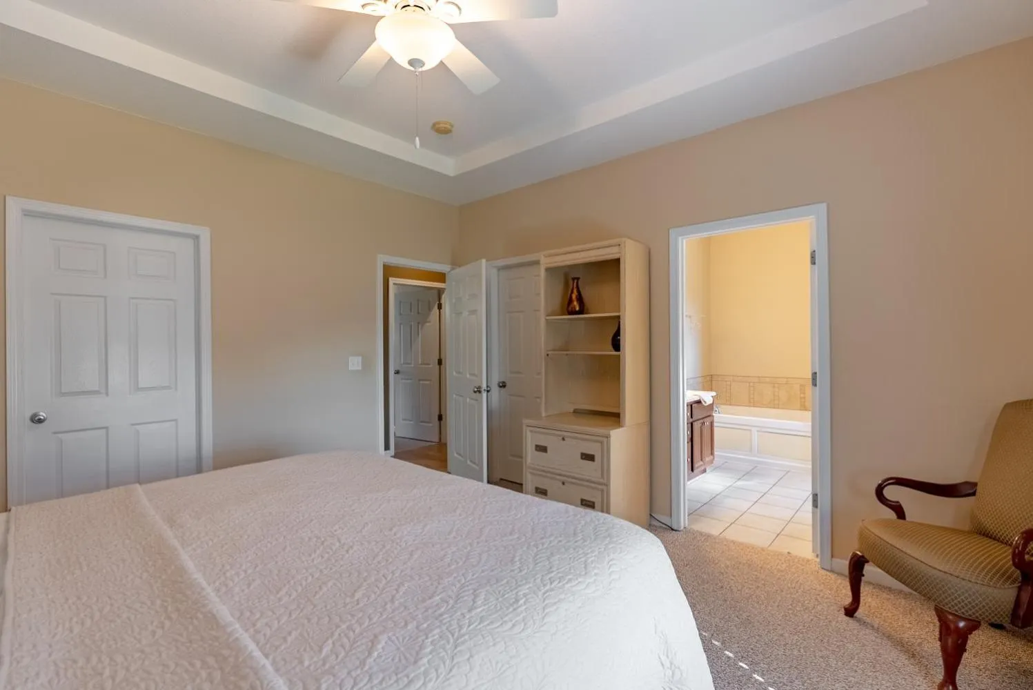 Bed in Private Pool Vacation Home