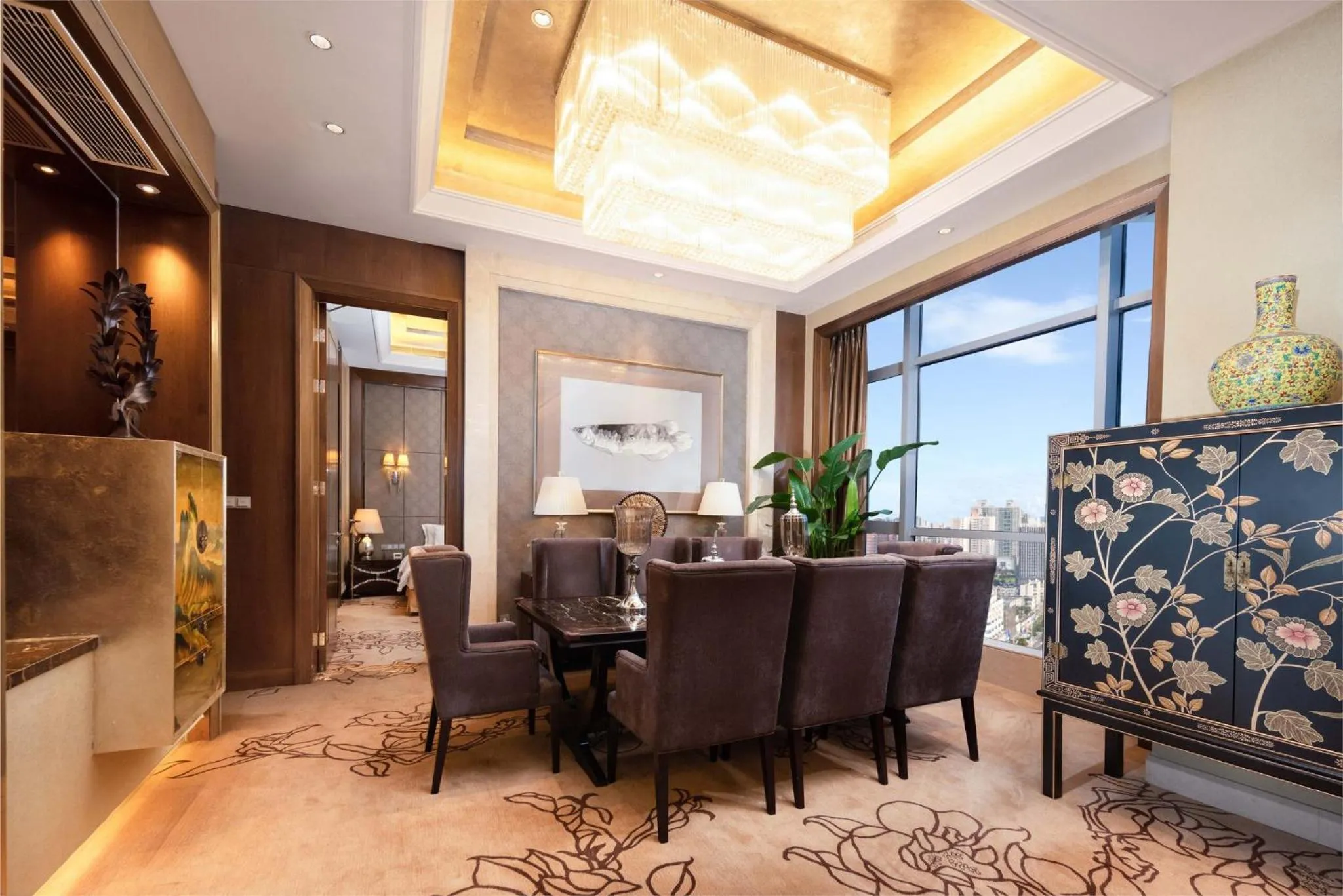 Photo of the whole room in Crowne Plaza Xiangyang by IHG