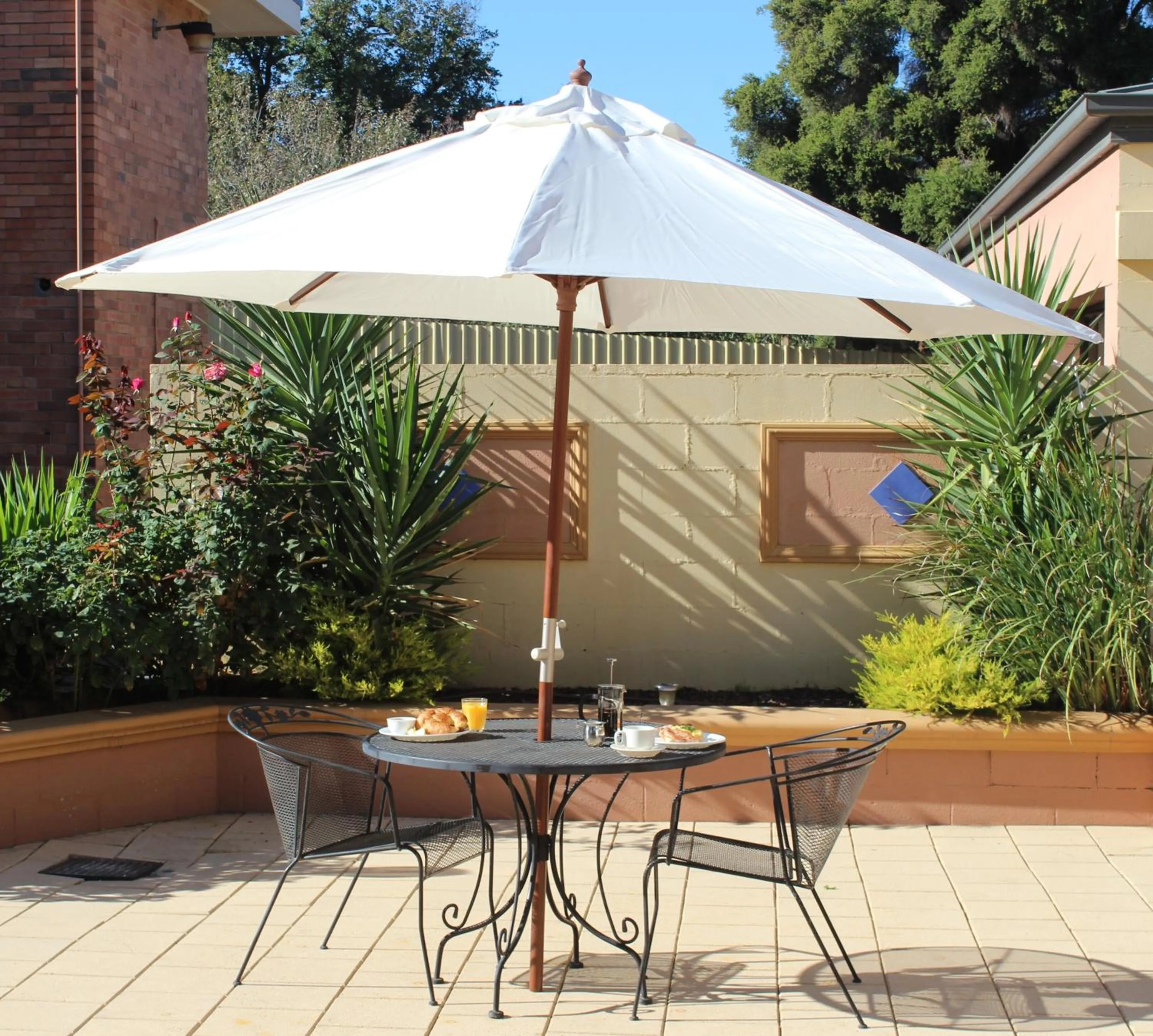 Garden in Barclay On View