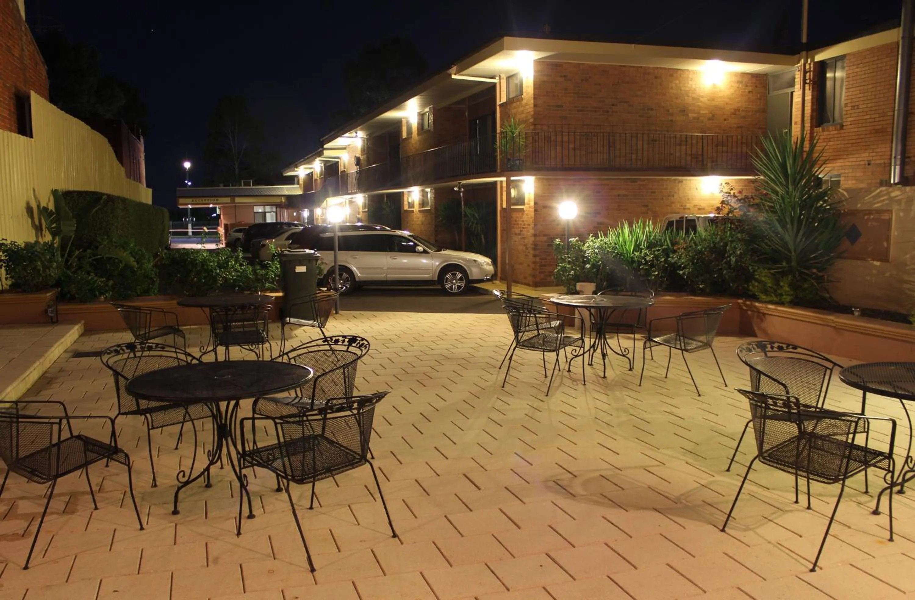 Facade/entrance in Barclay On View