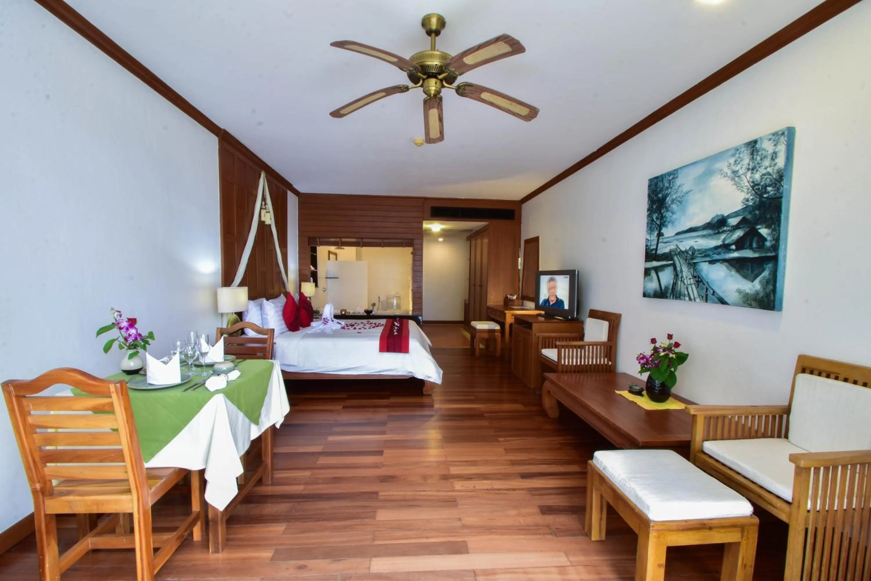 Photo of the whole room, Bed in Layalina Hotel