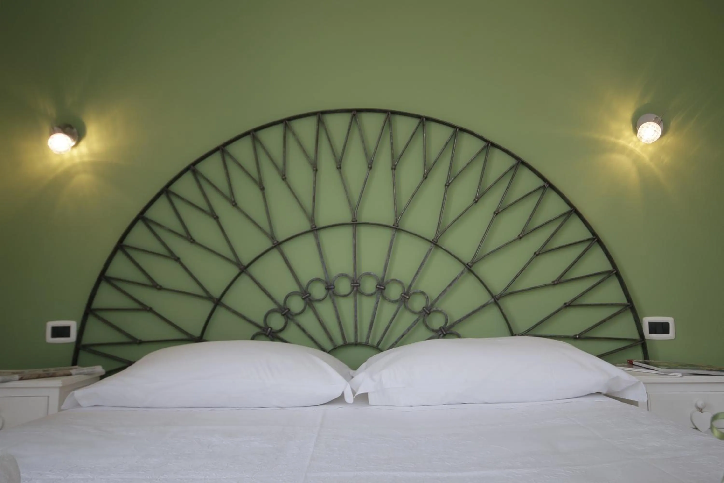 Decorative detail, Bed in Bergamo Sottosopra