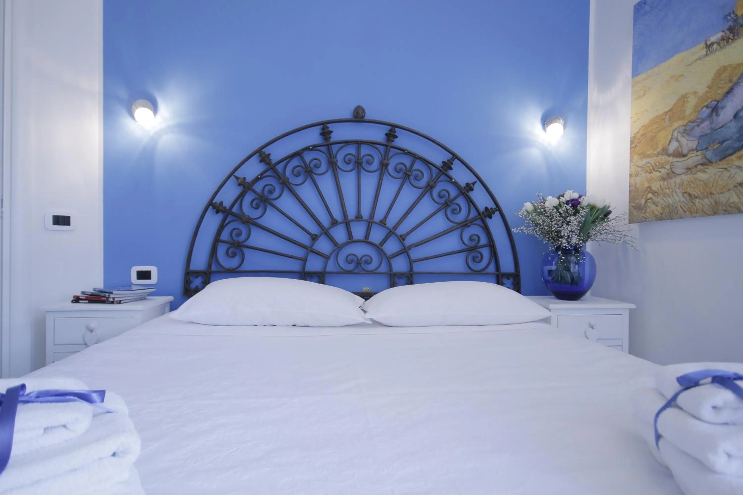 Decorative detail, Bed in Bergamo Sottosopra