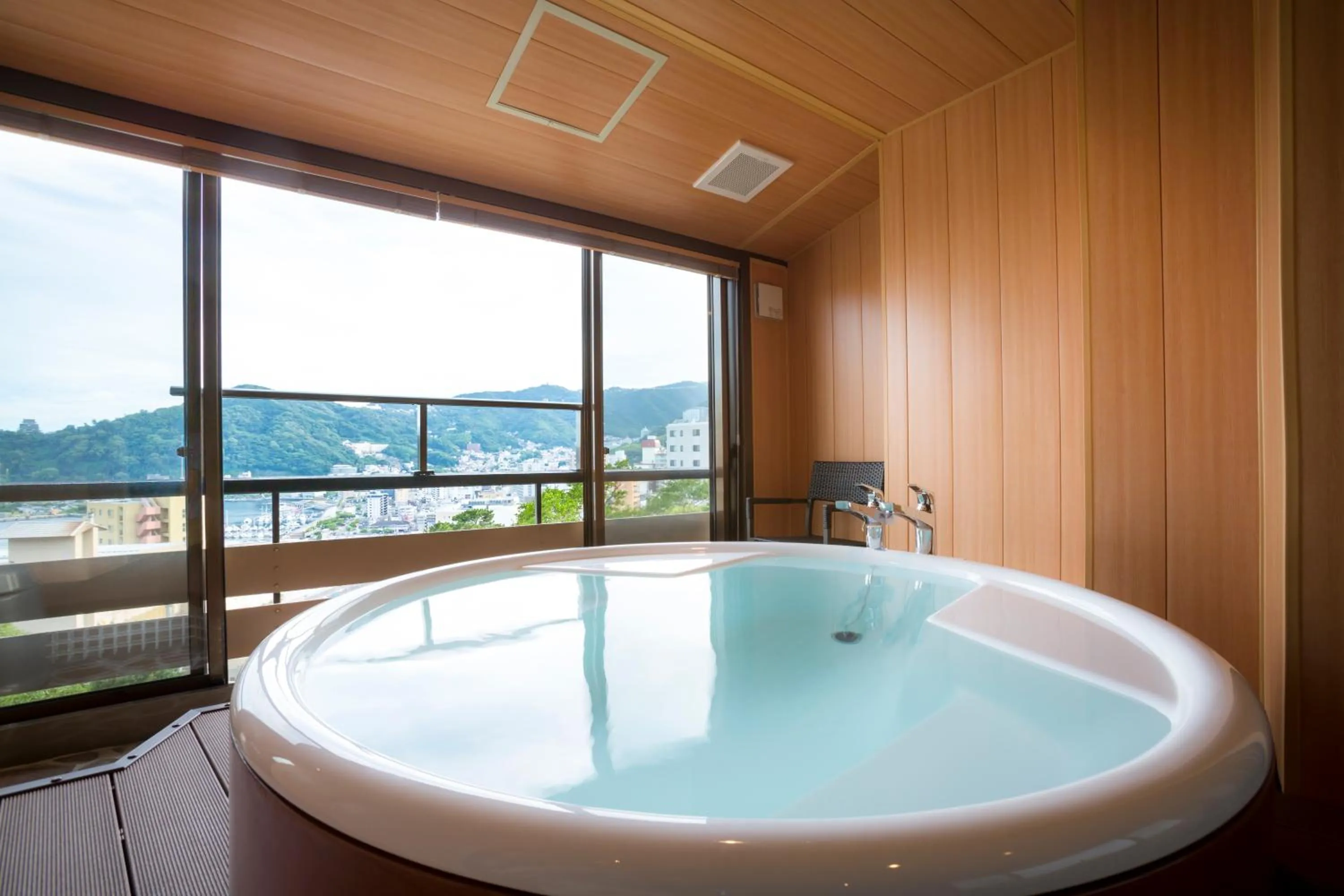 Hot Spring Bath in Yuyado Ichibanchi