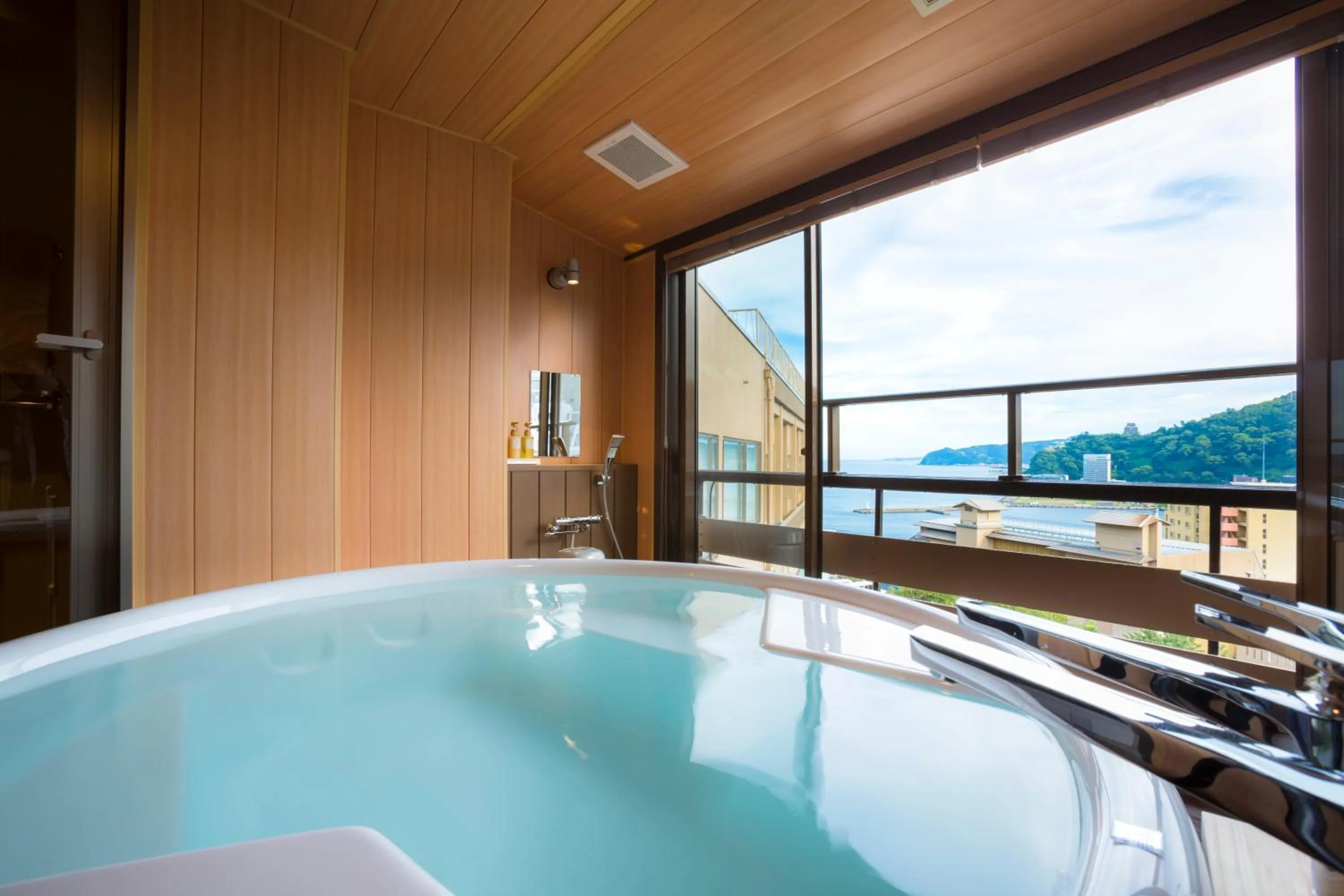 Hot Spring Bath in Yuyado Ichibanchi