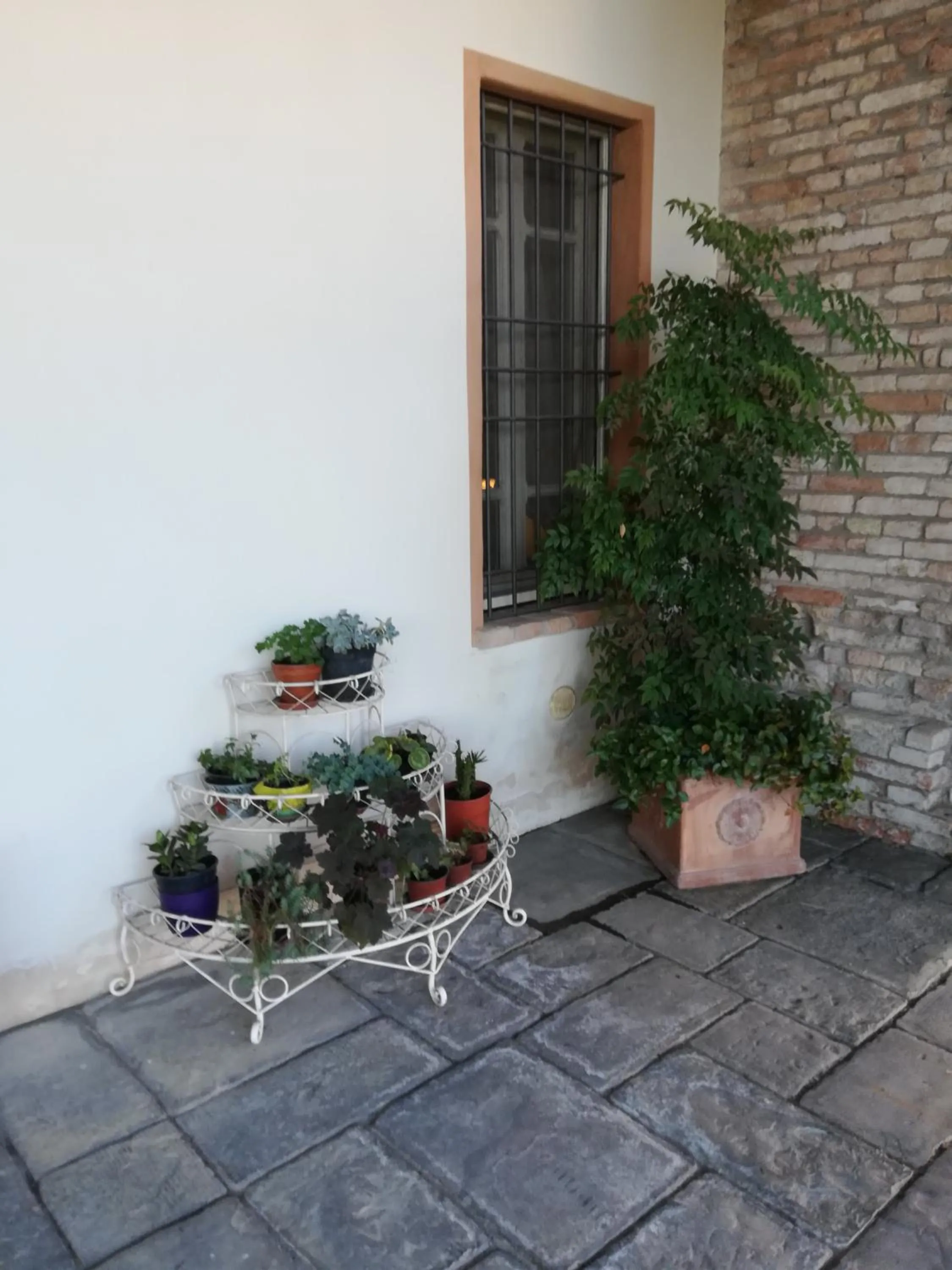 Decorative detail in Hospitale I Mori