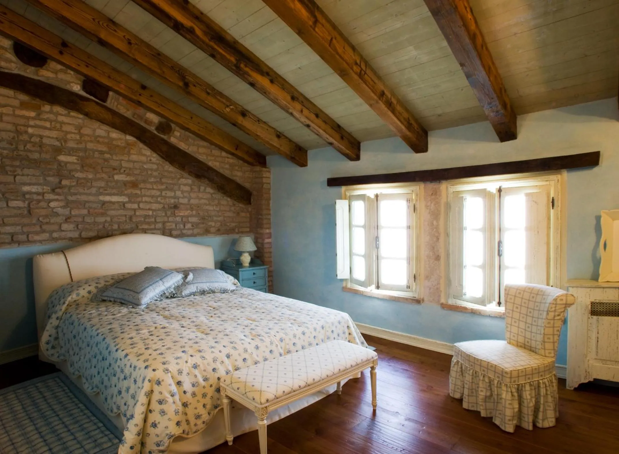 Photo of the whole room, Bed in Hospitale I Mori