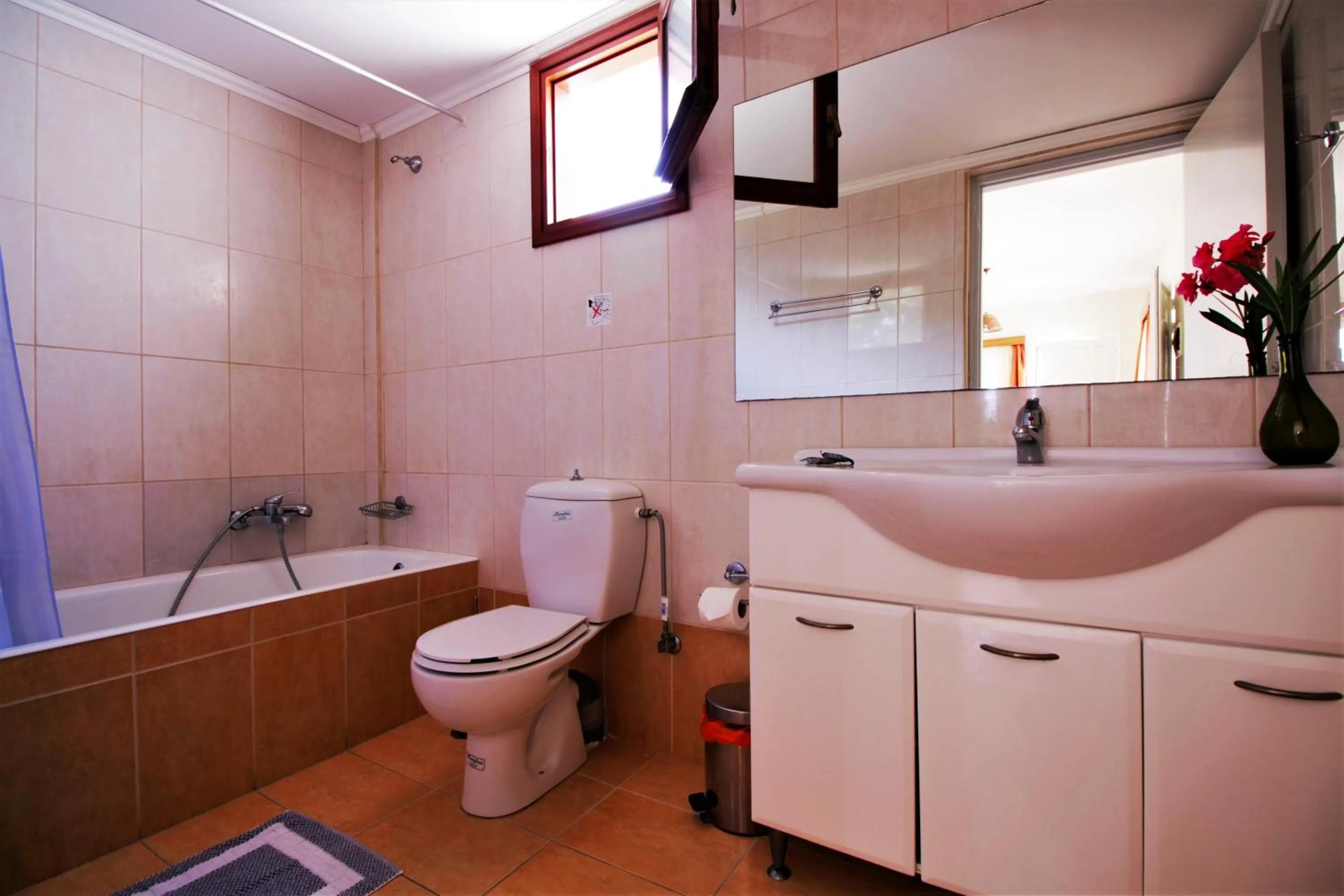 Toilet in Ampavris Family Apartments