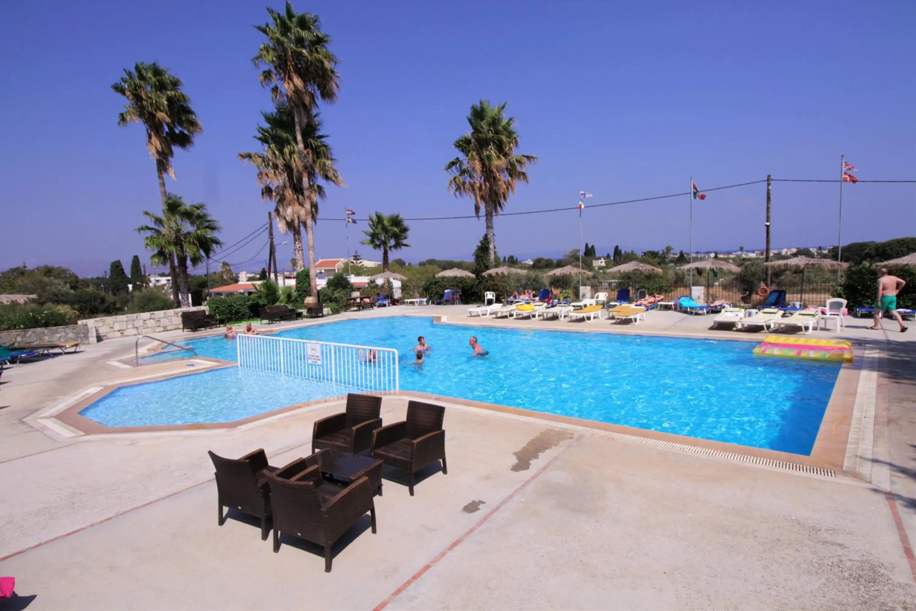 Restaurant/places to eat in Ampavris Family Apartments