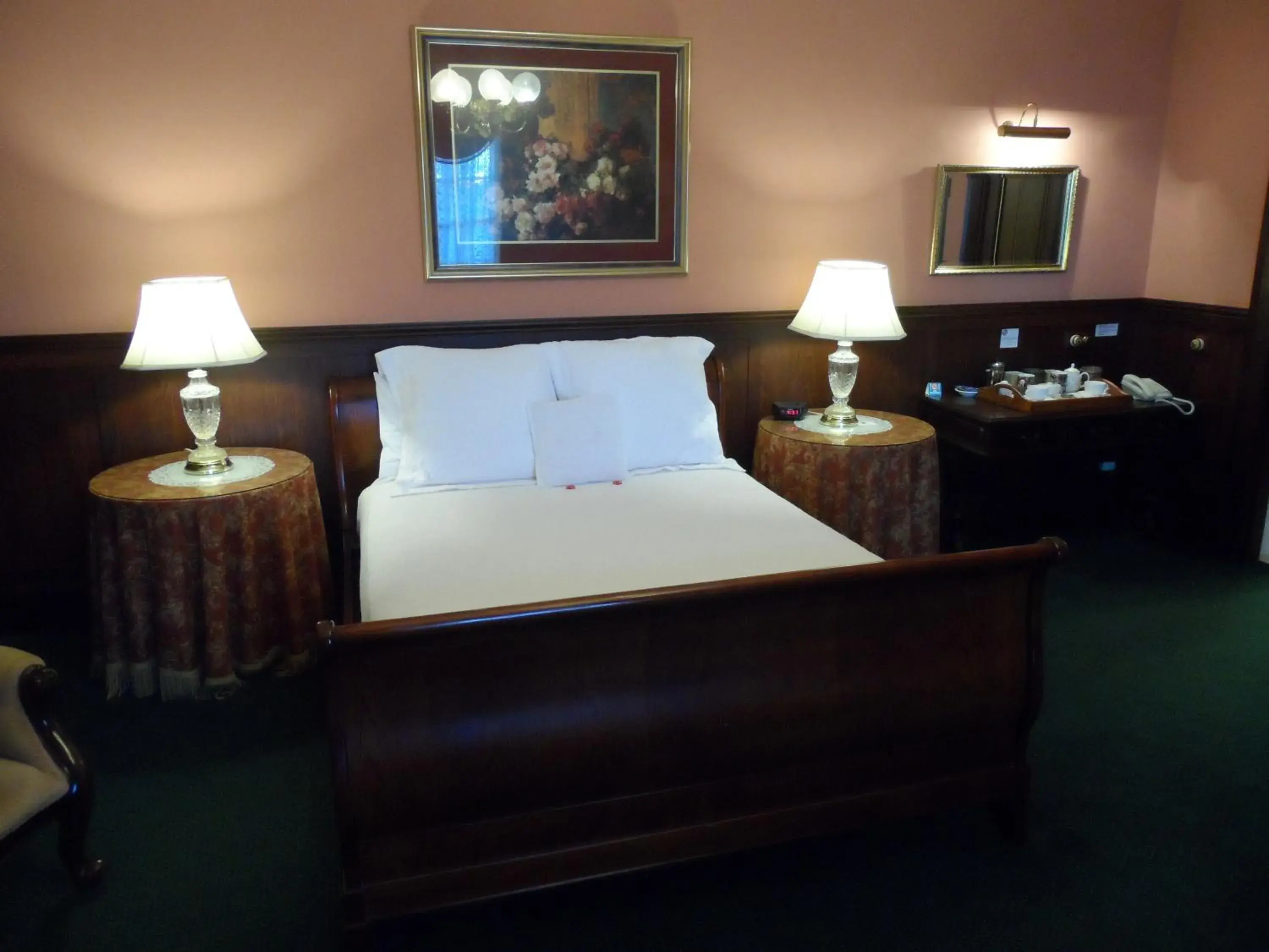 Queen Suite with Spa Bath in The Clifton Motel Queen Suite with Spa Bath in The Clifton Motel