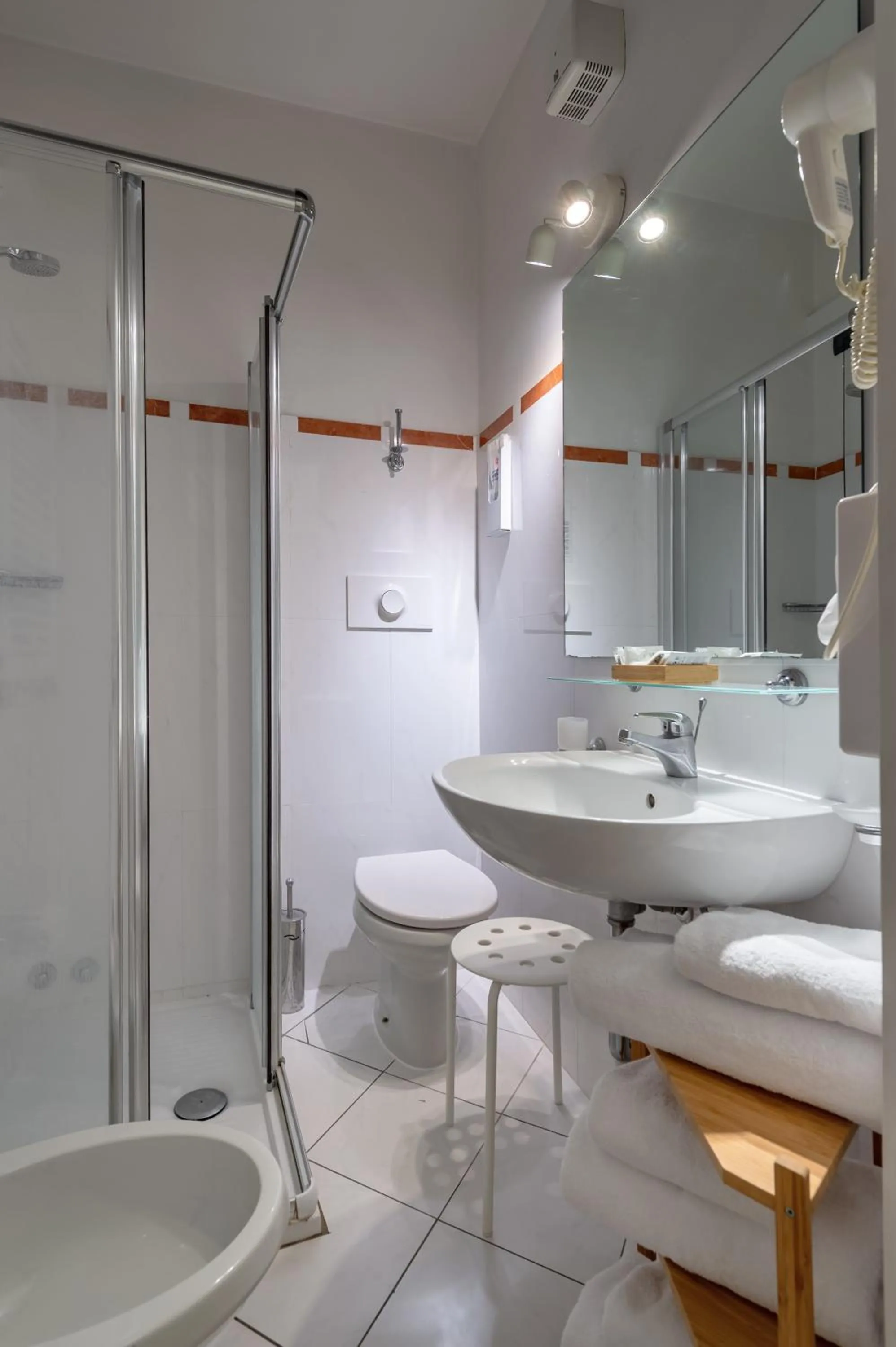 Shower in Antico Residence, MantegnaHotels
