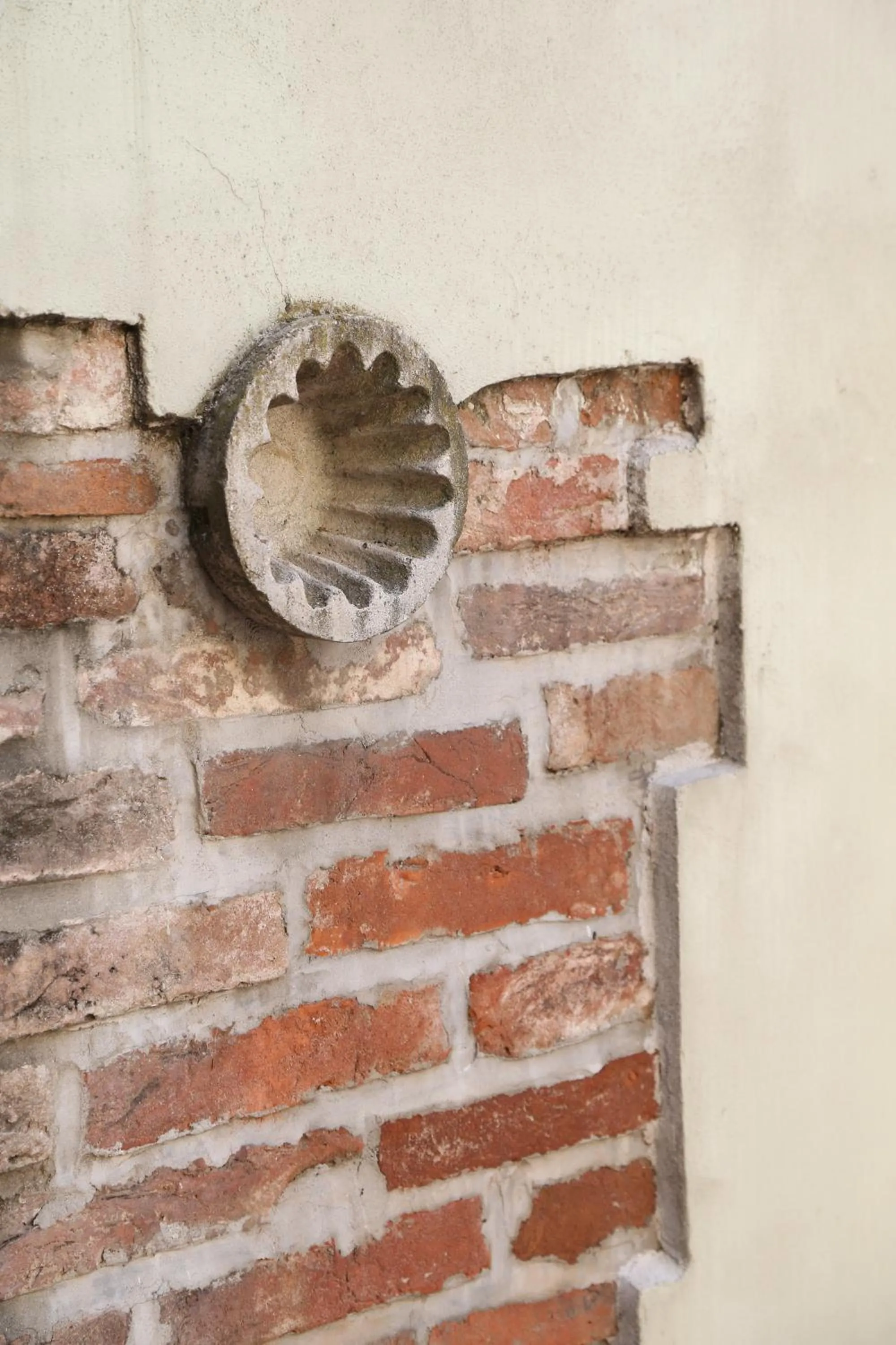 Decorative detail in Antico Residence, MantegnaHotels