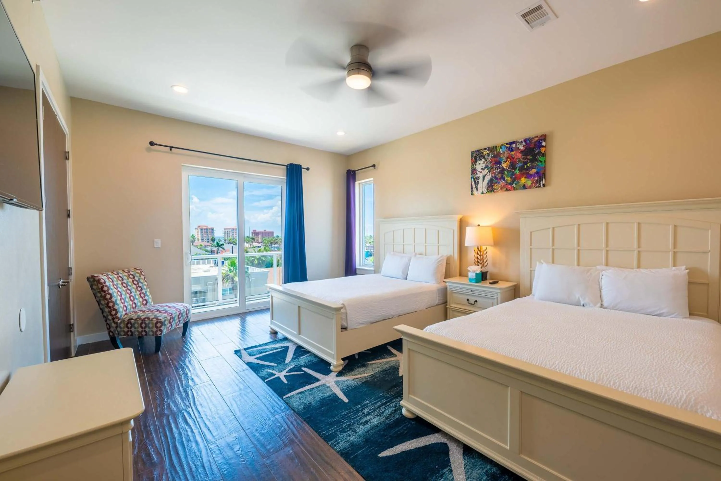 Bed in 5 BEDROOM BEACHFRONT CONDO - 4th Floor