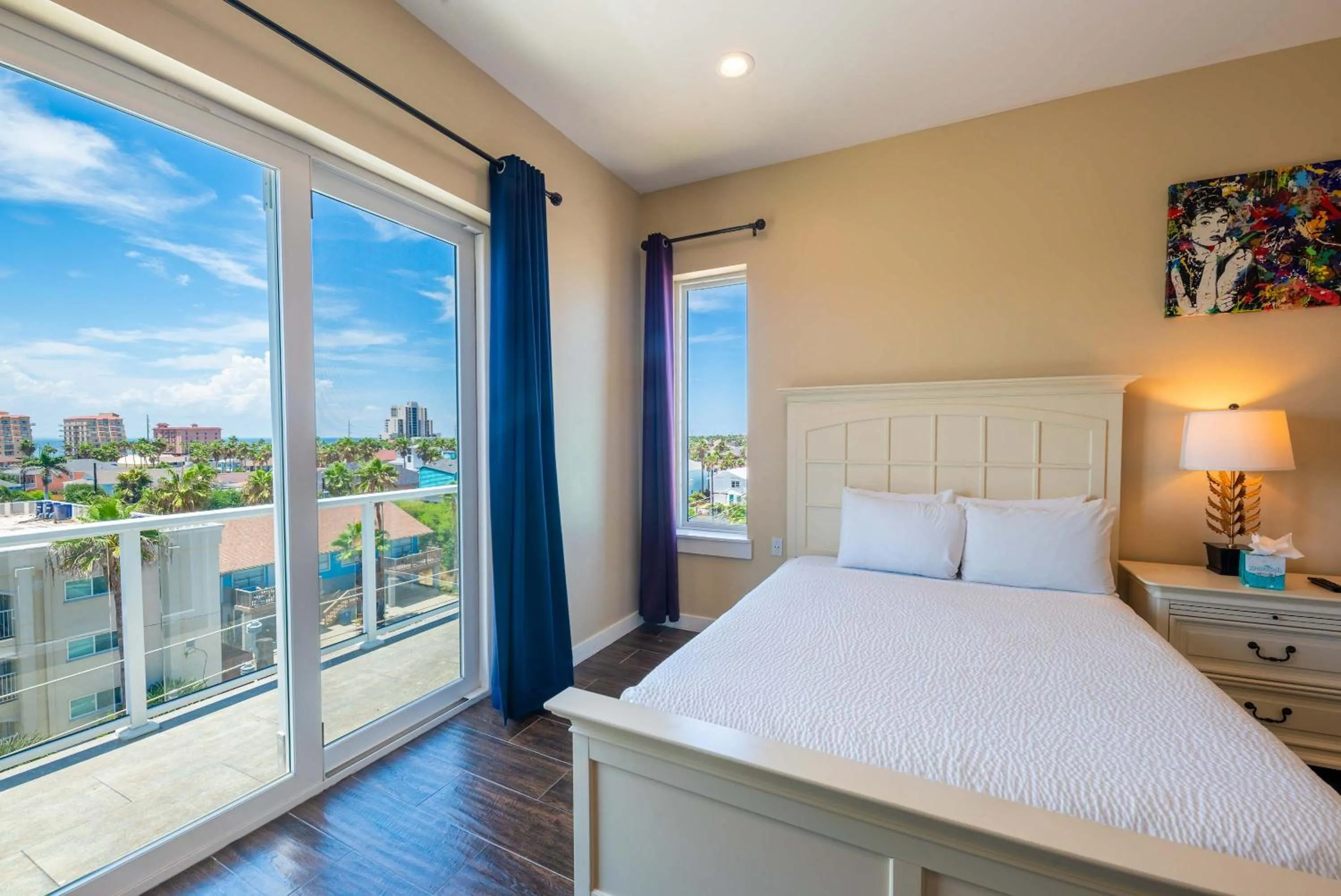 Bed in 5 BEDROOM BEACHFRONT CONDO - 4th Floor