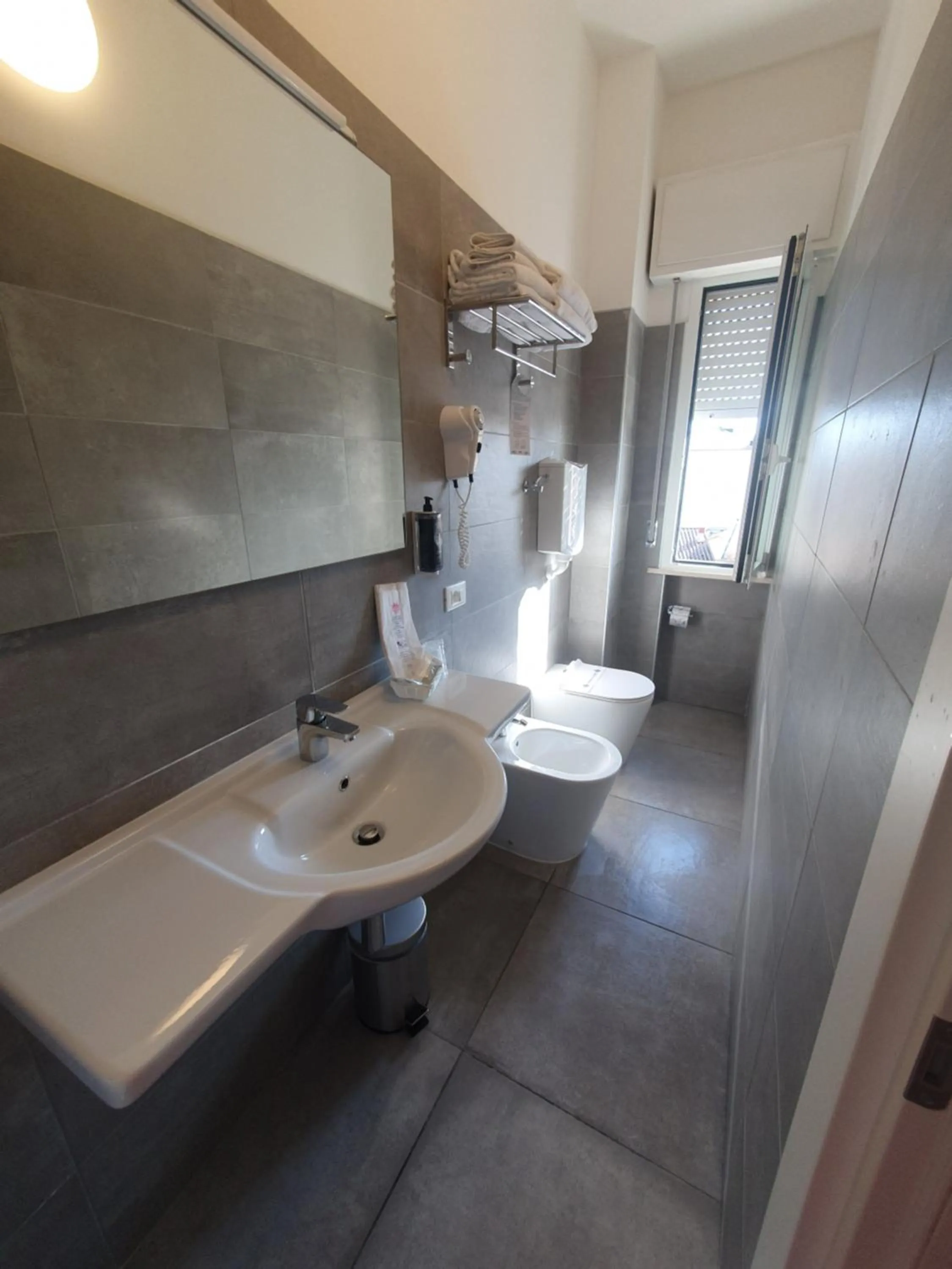 Shower, Bathroom in Hotel Kursaal