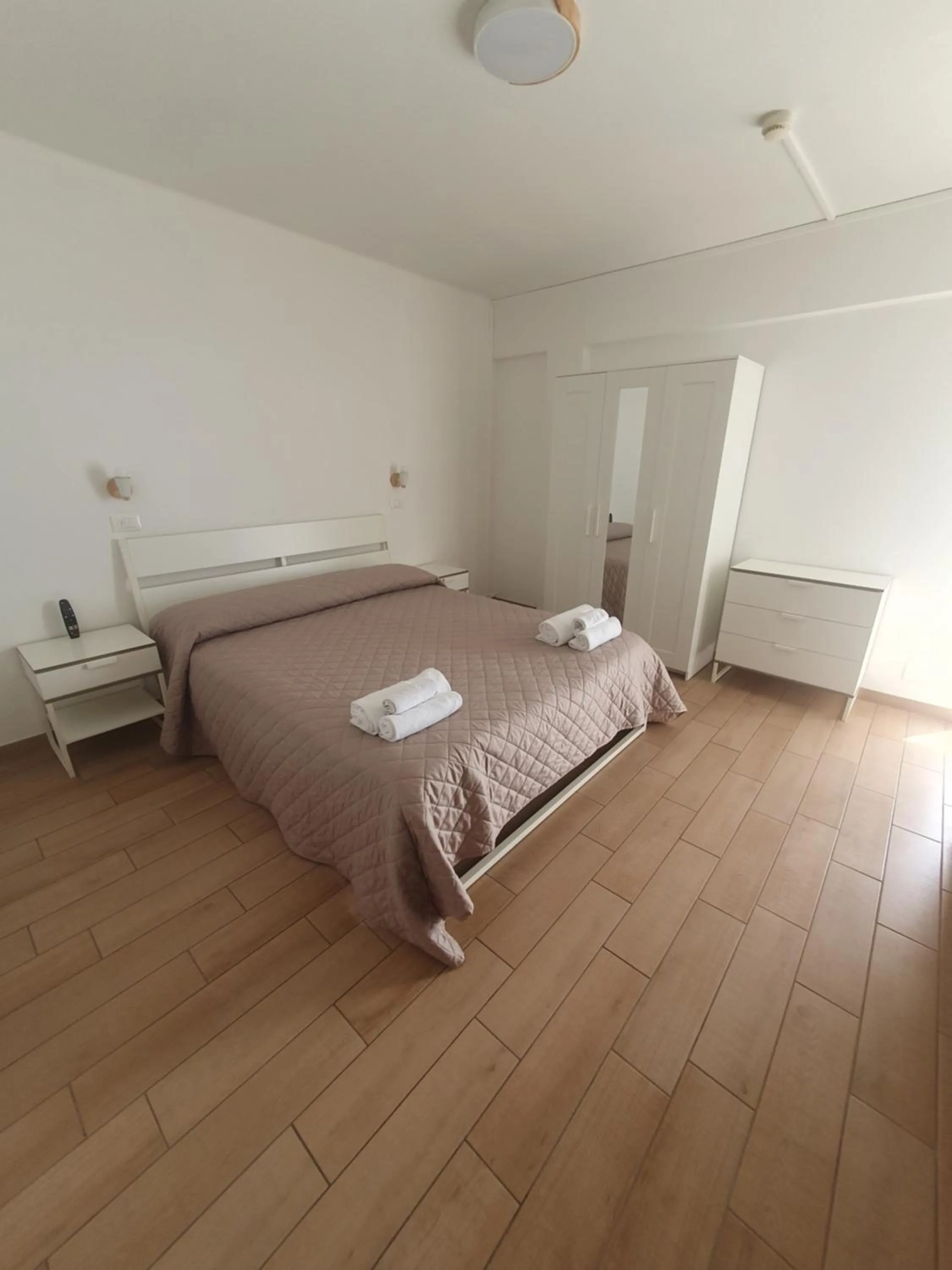 Shower, Bed in Hotel Kursaal